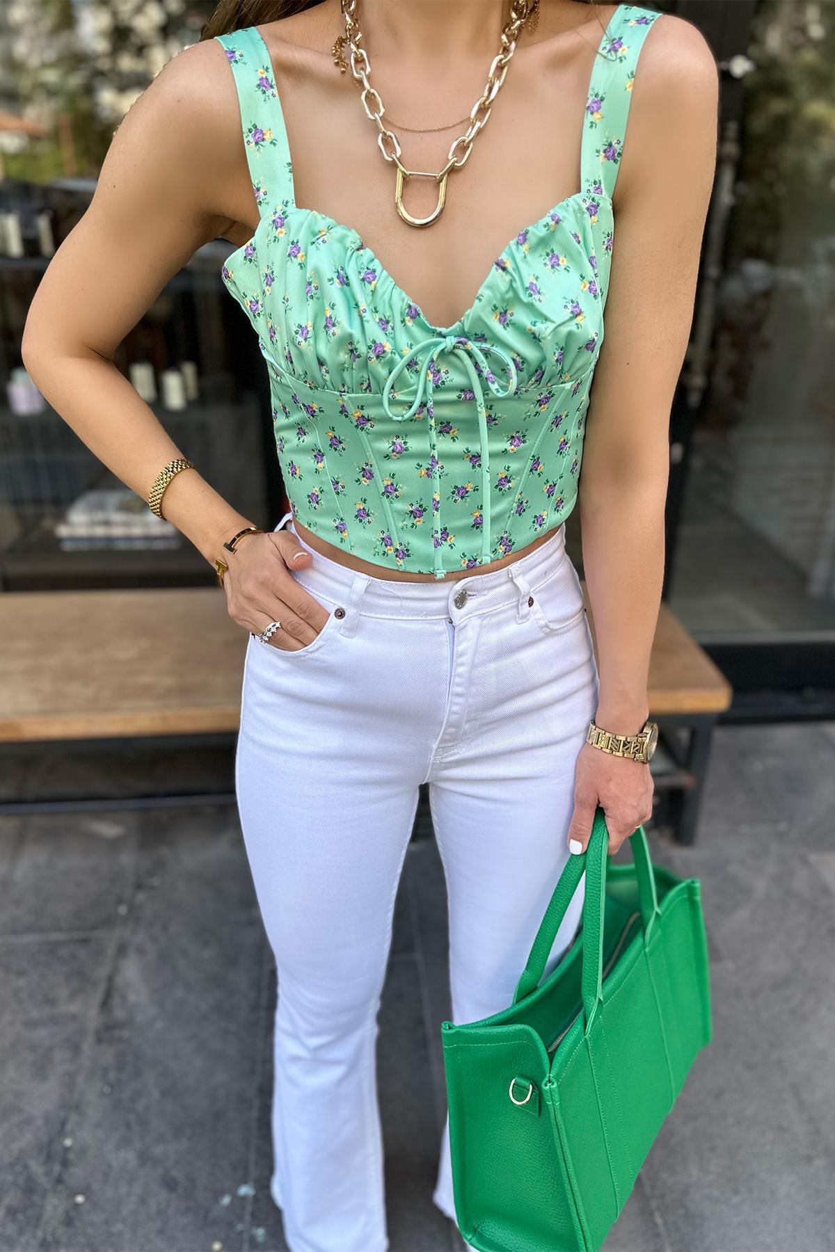 Askılı Çiçek Desenli Crop Bluz