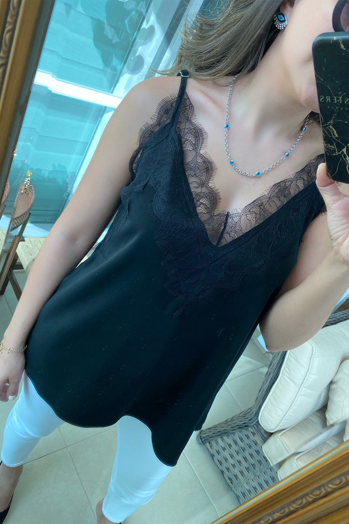 Askısı Ayarlanabilir Siyah Dantel Bluz