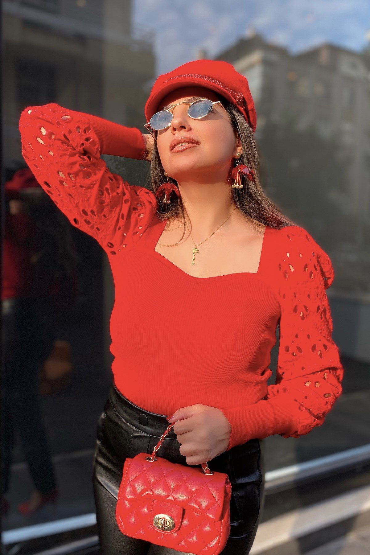 Balon Kol Kırmızı Güpür Detaylı Bluz 