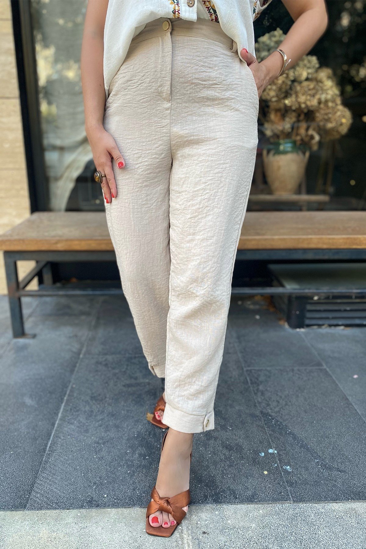 Bej Çıtçıtlı Pantolon 