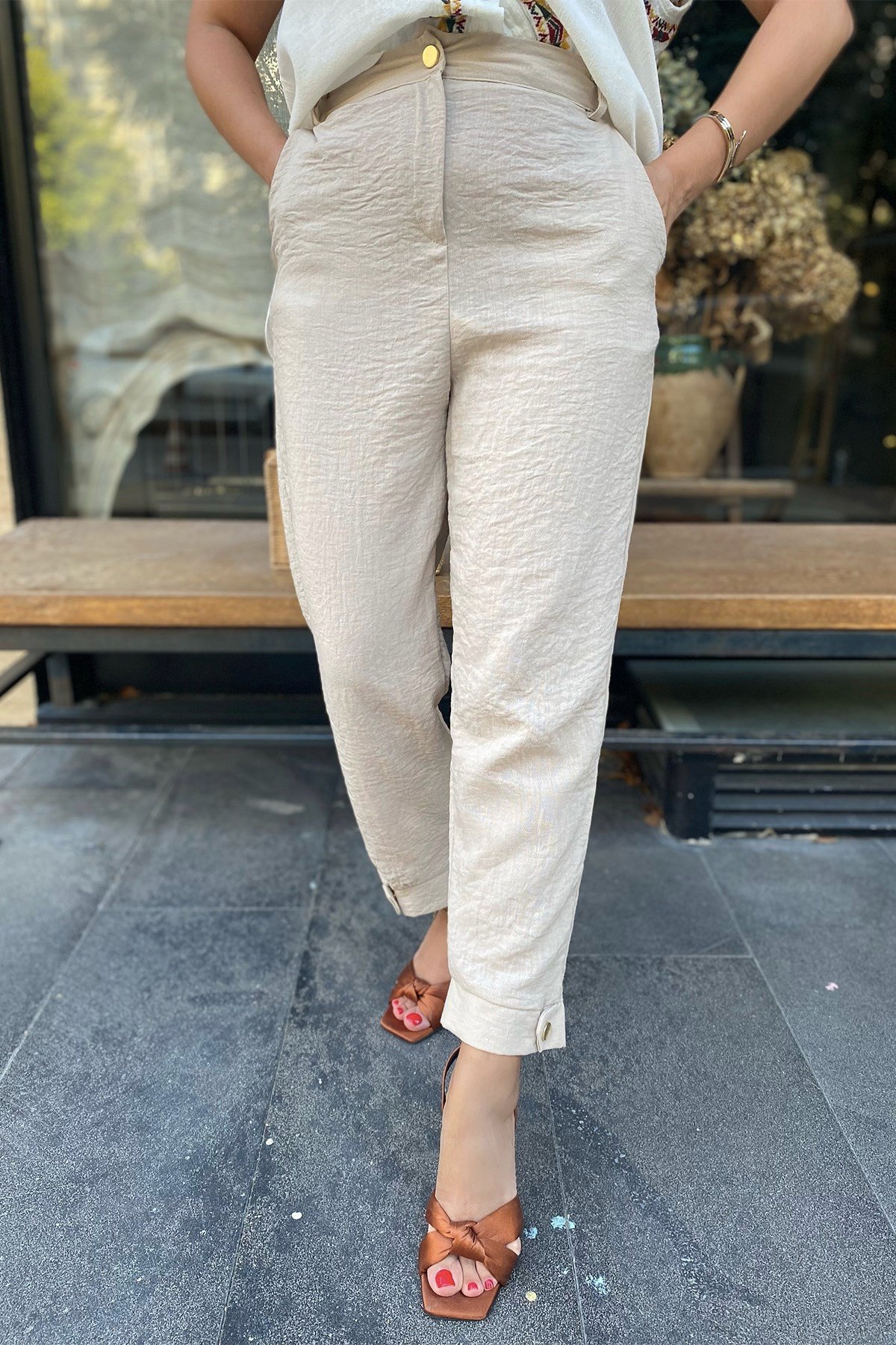 Bej Çıtçıtlı Pantolon 