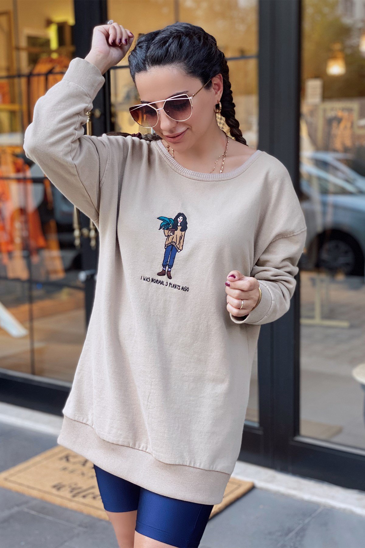Bej Figürlü Sweatshirt