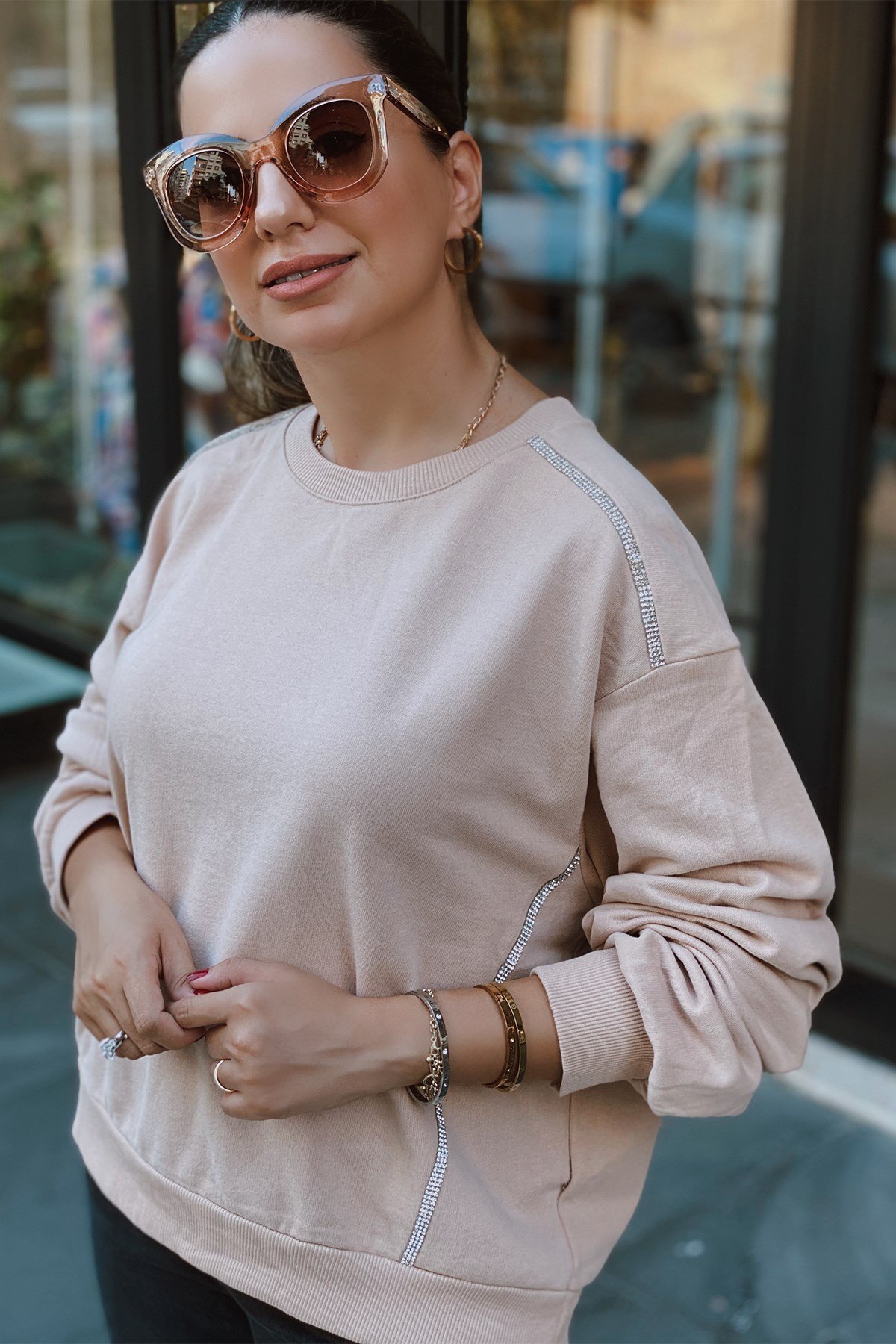 Bej Renk Taş Şeritli Sweat