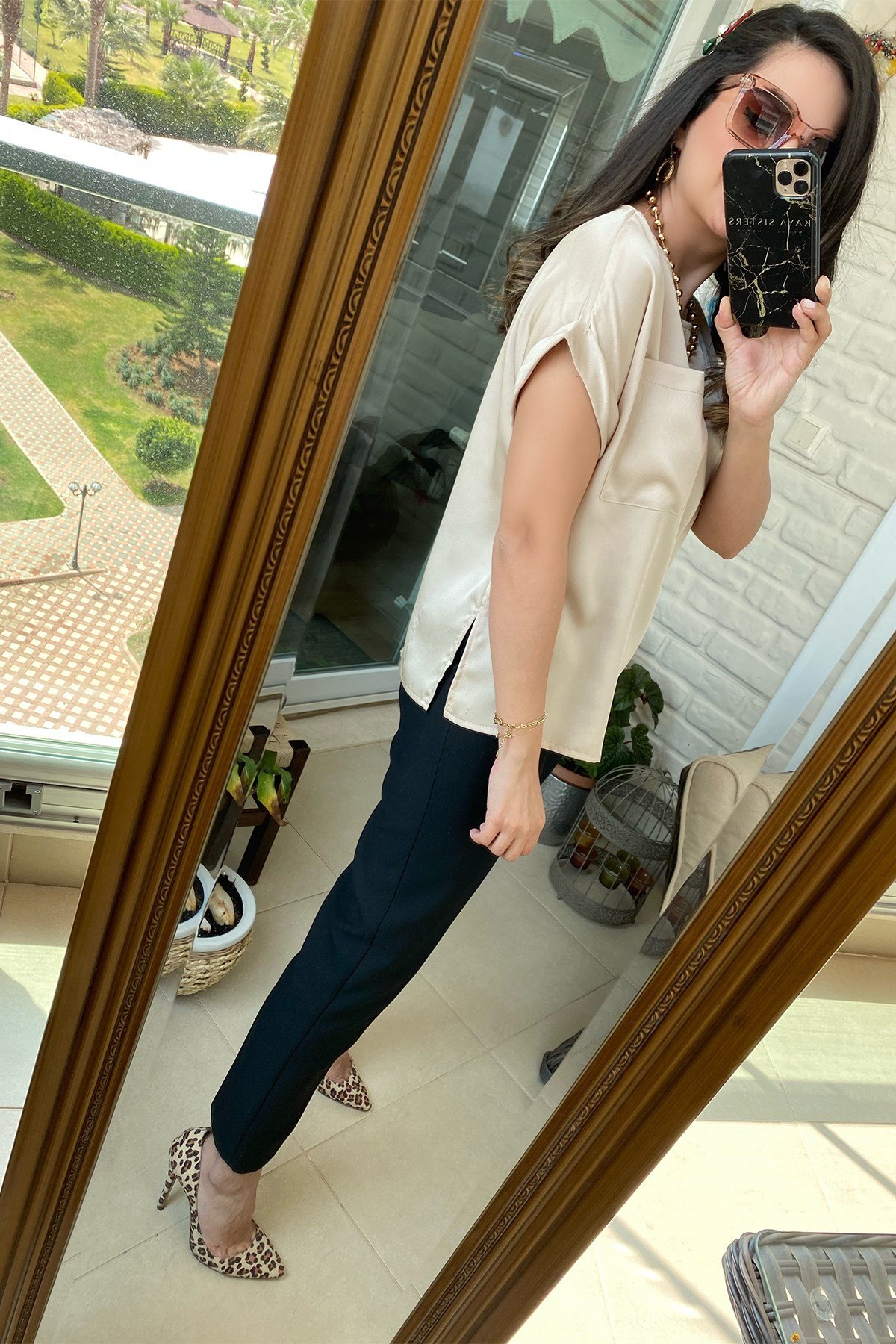 Bej Yarım Kollu Saten Bluz 