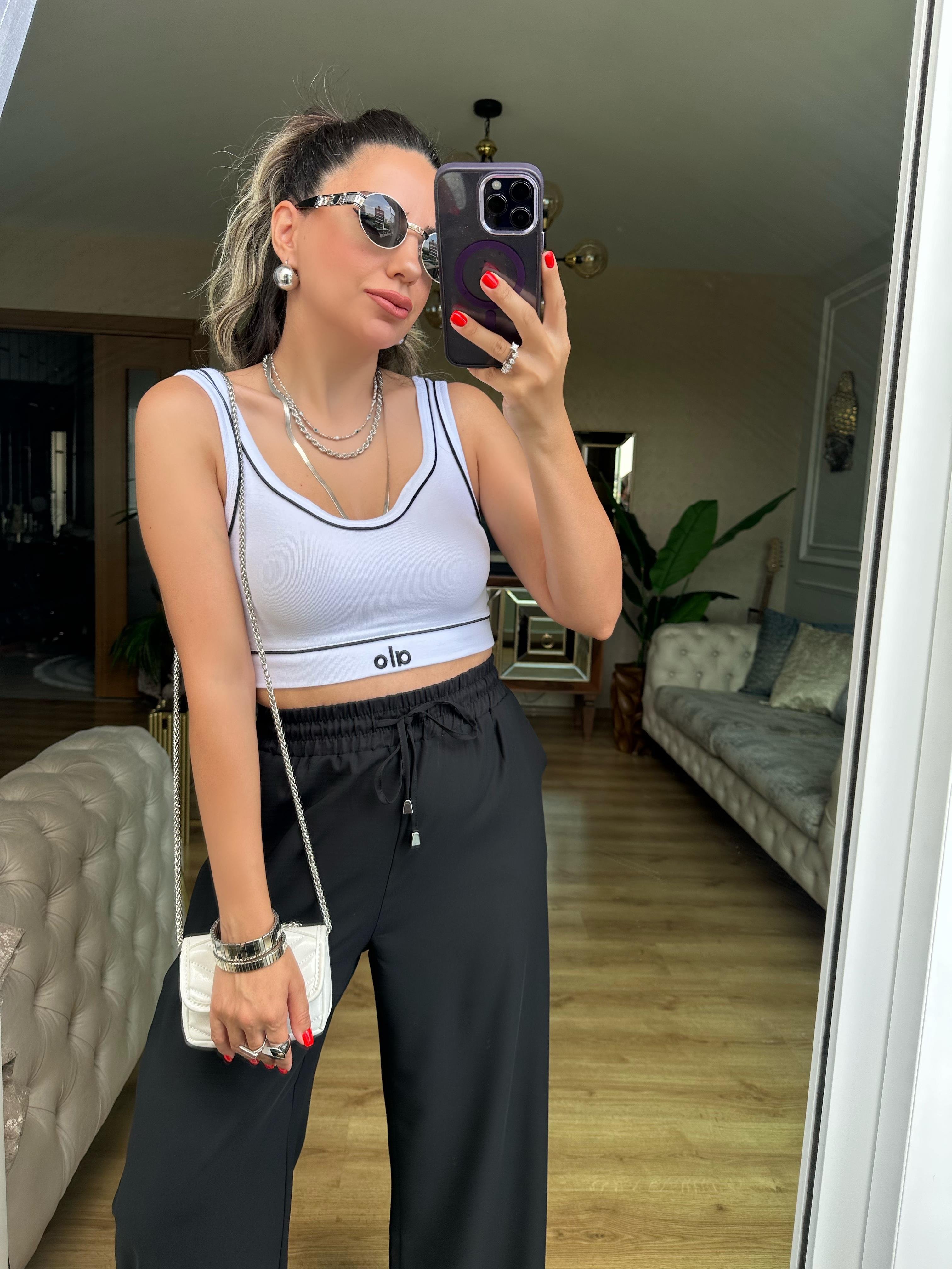 Beyaz Biyeli Crop Bluz
