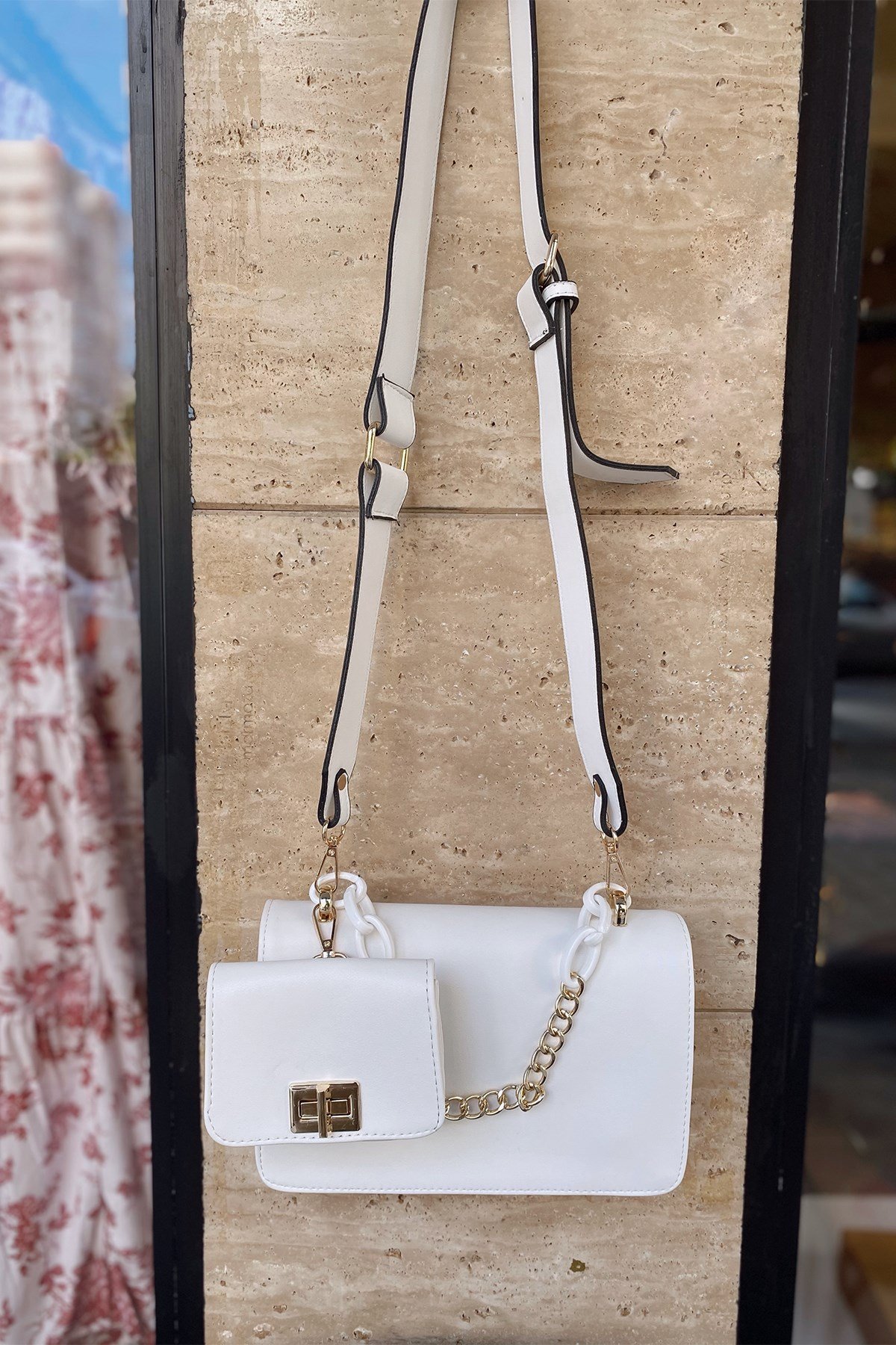 Beyaz Cüzdan Detaylı Askılı Çanta