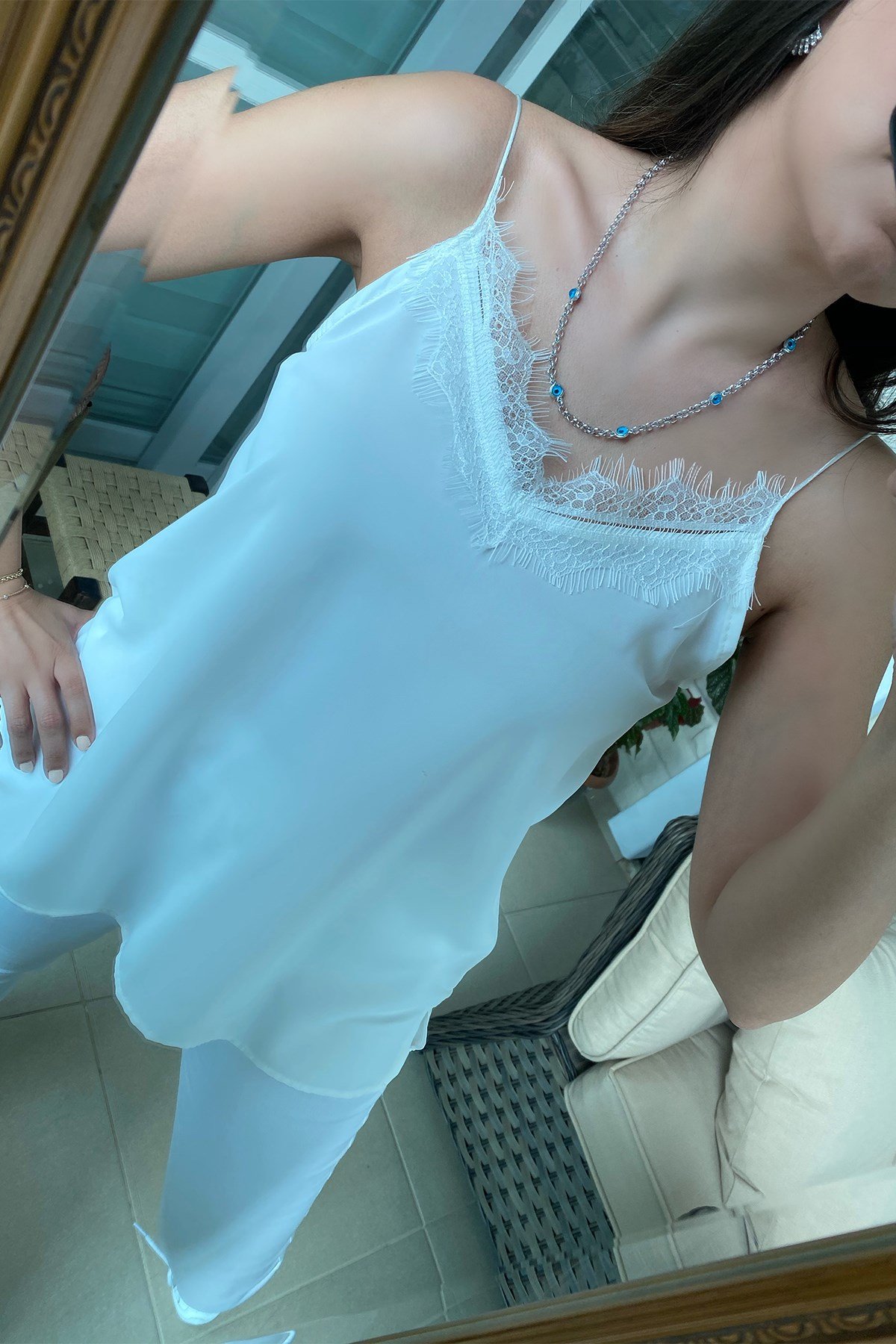 Beyaz Dantel Askılı Bluz
