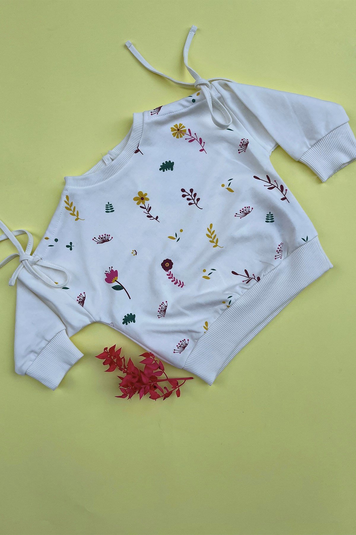 Beyaz Desenli Sweatshirt
