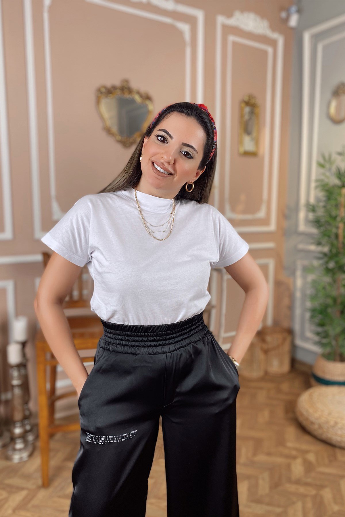 Beyaz Dik Yaka Tshirt