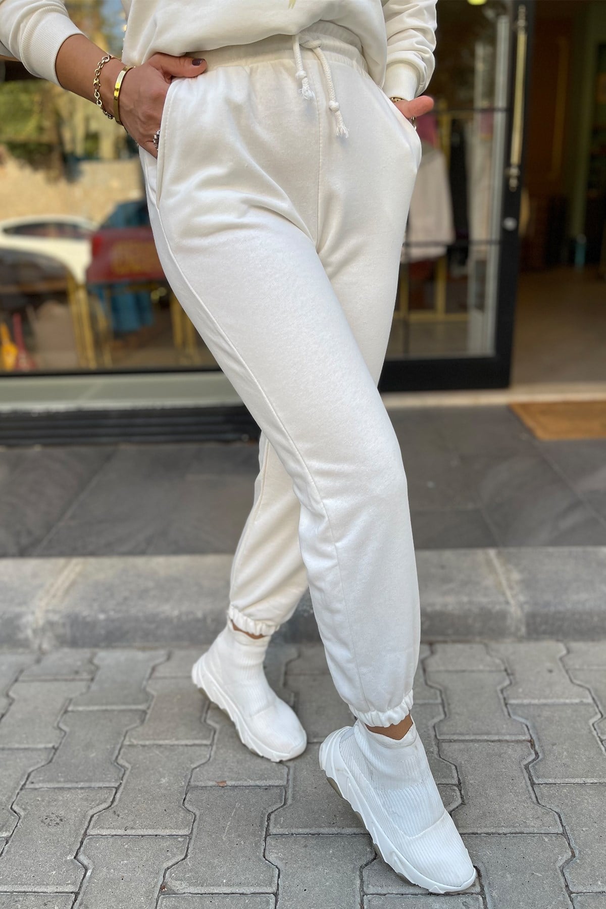 Beyaz Eşofman Altı