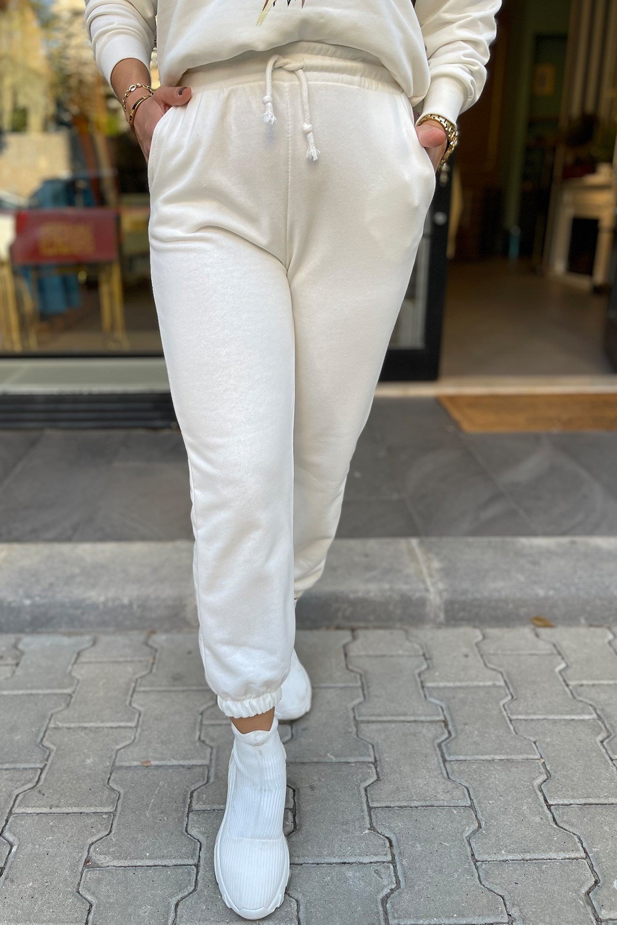 Beyaz Eşofman Altı