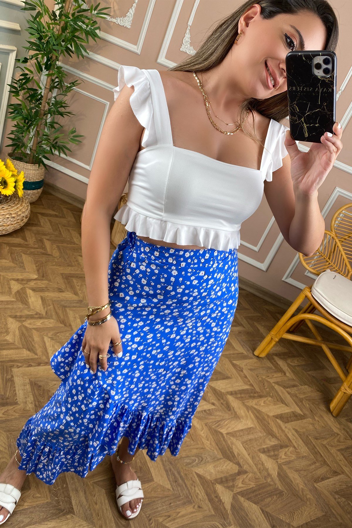 Beyaz Fırfırlı Crop