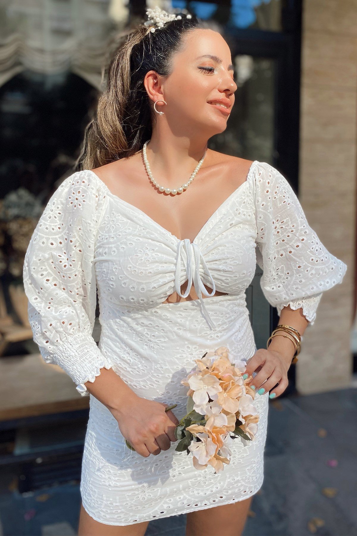 Beyaz Fisto Detaylı Elbise