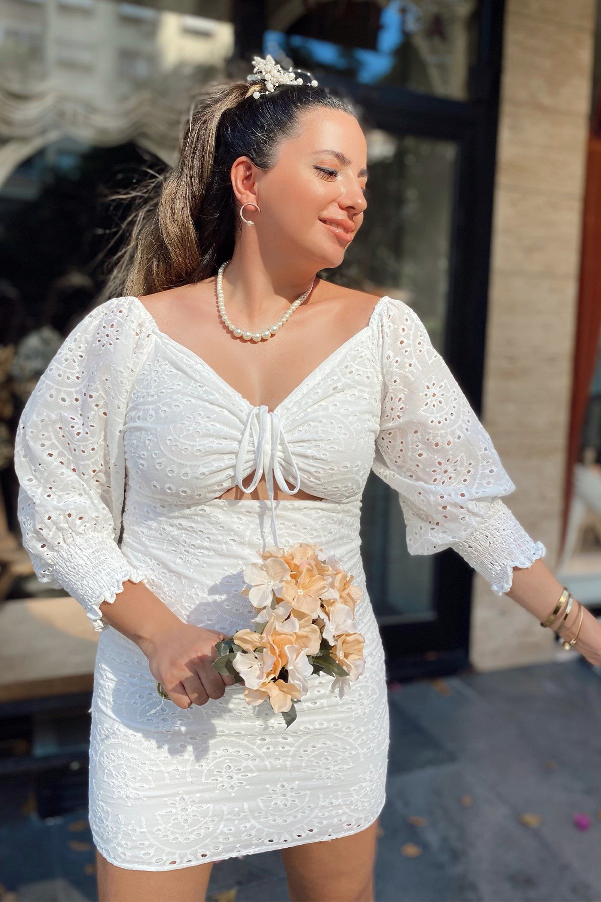 Beyaz Fisto Detaylı Elbise