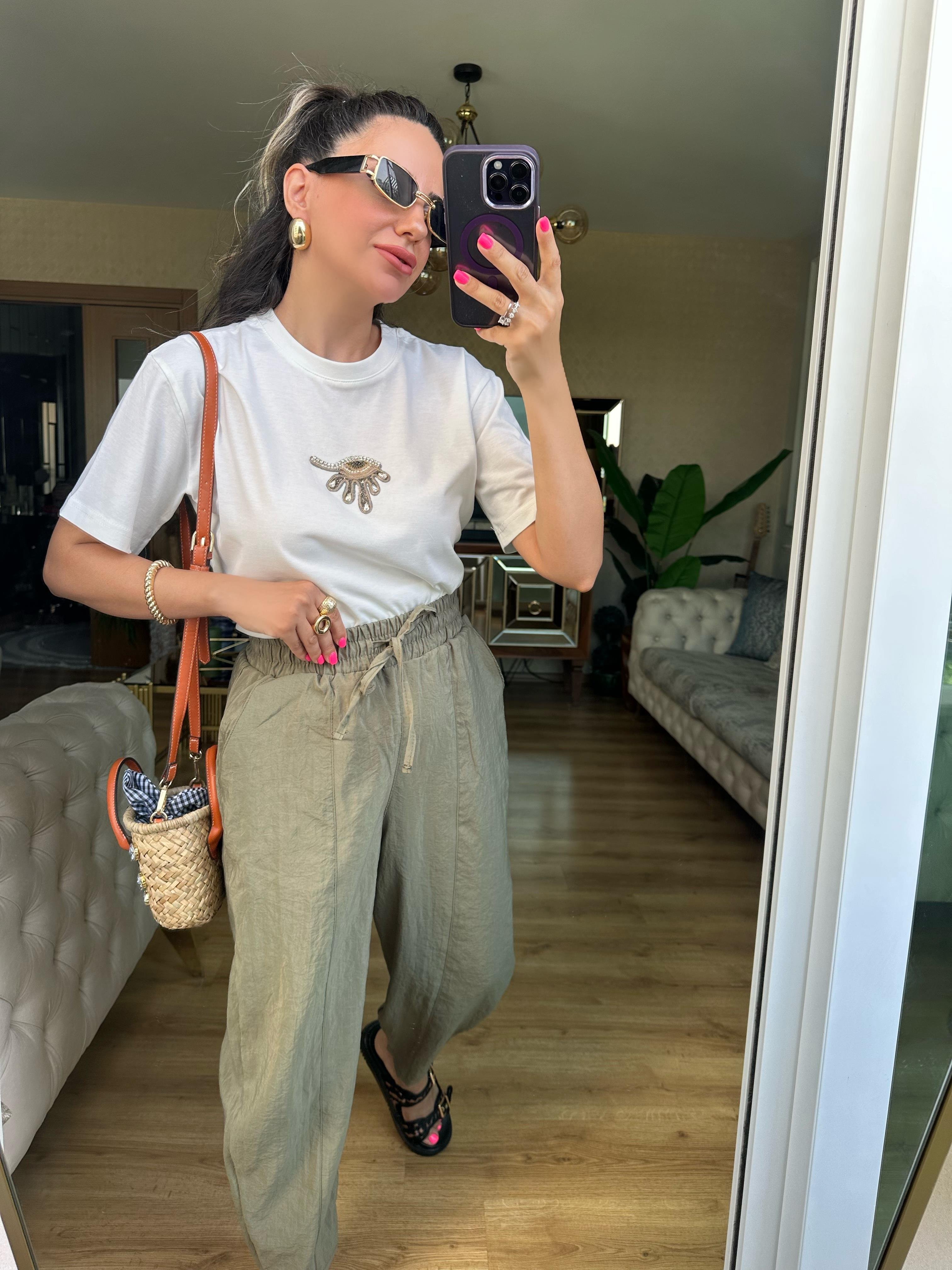 Beyaz Göz Taşlı Tshirt