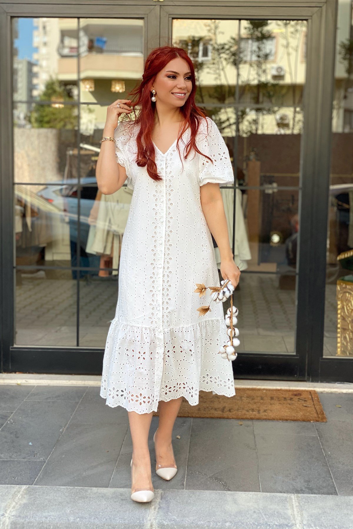 Beyaz Güpürlü Elbise