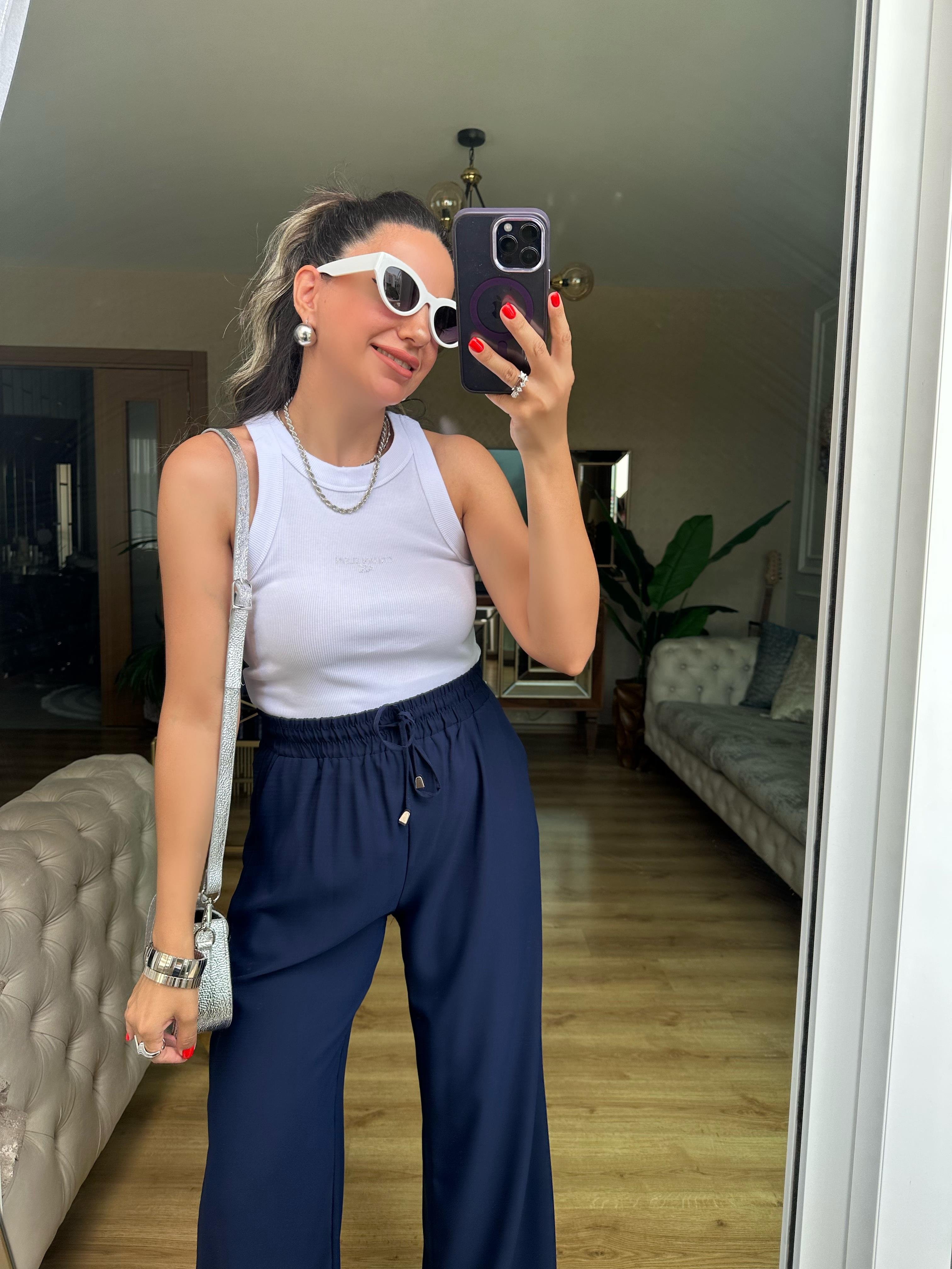 Beyaz Kalın Askılı Ck Atlet Bluz