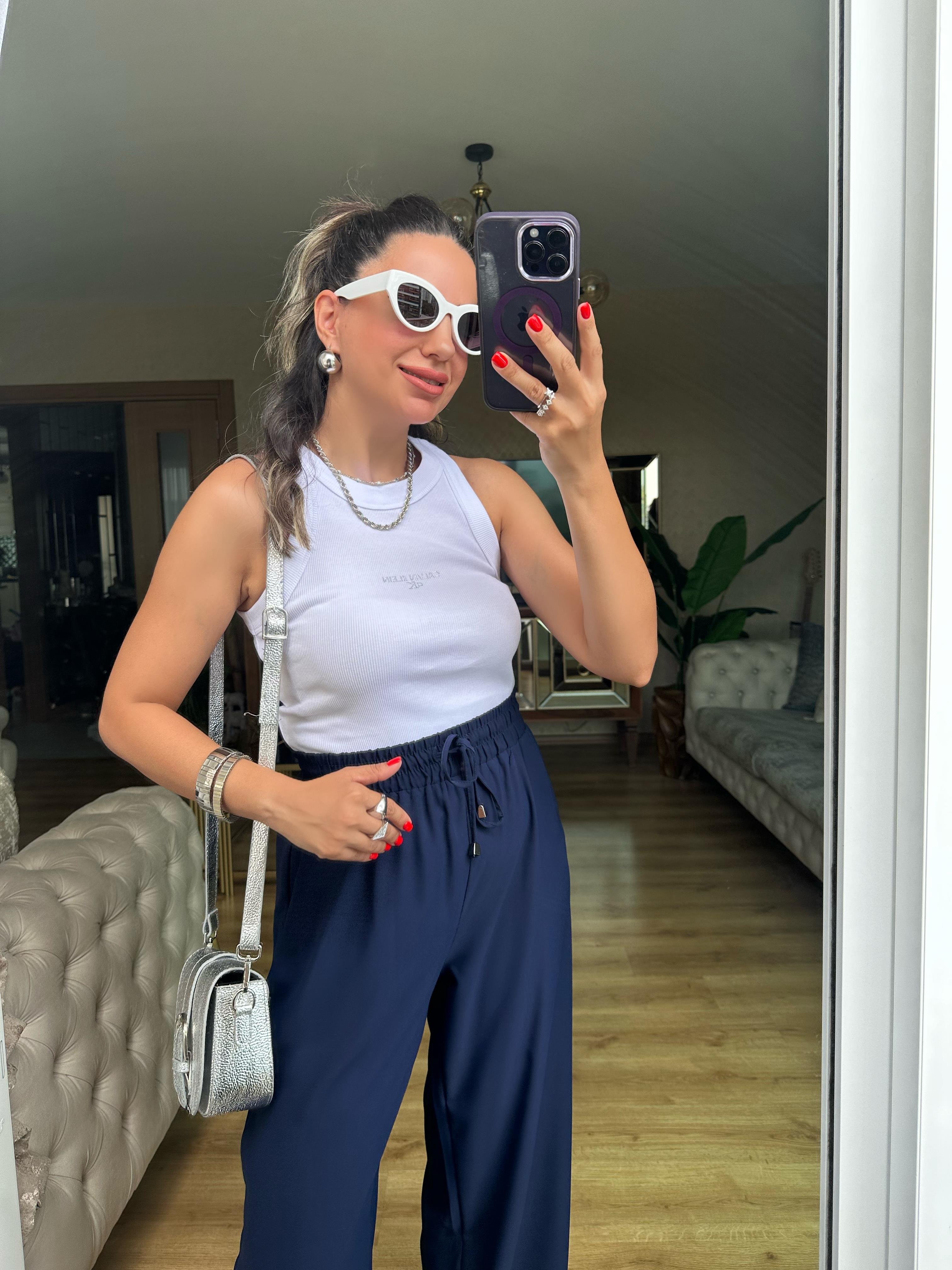 Beyaz Kalın Askılı Ck Atlet Bluz