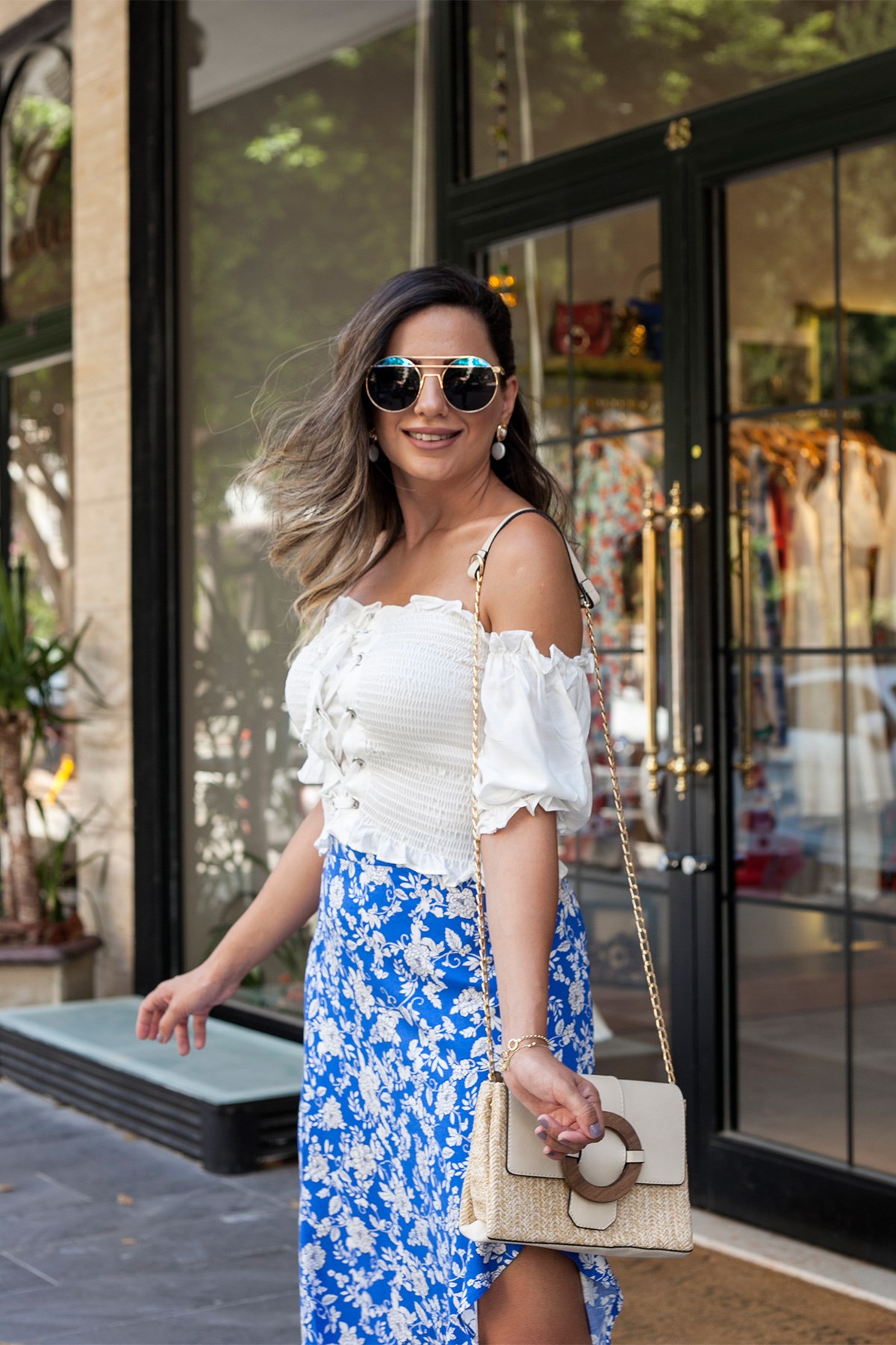 Beyaz Kuş Gözlü Lastikli Crop Top