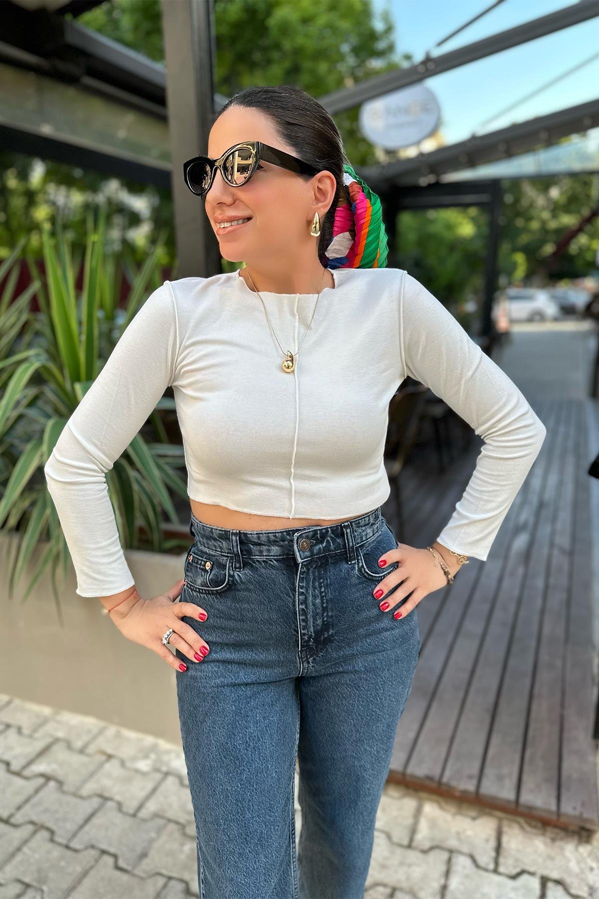 Beyaz Likralı Dikiş Detay Bluz