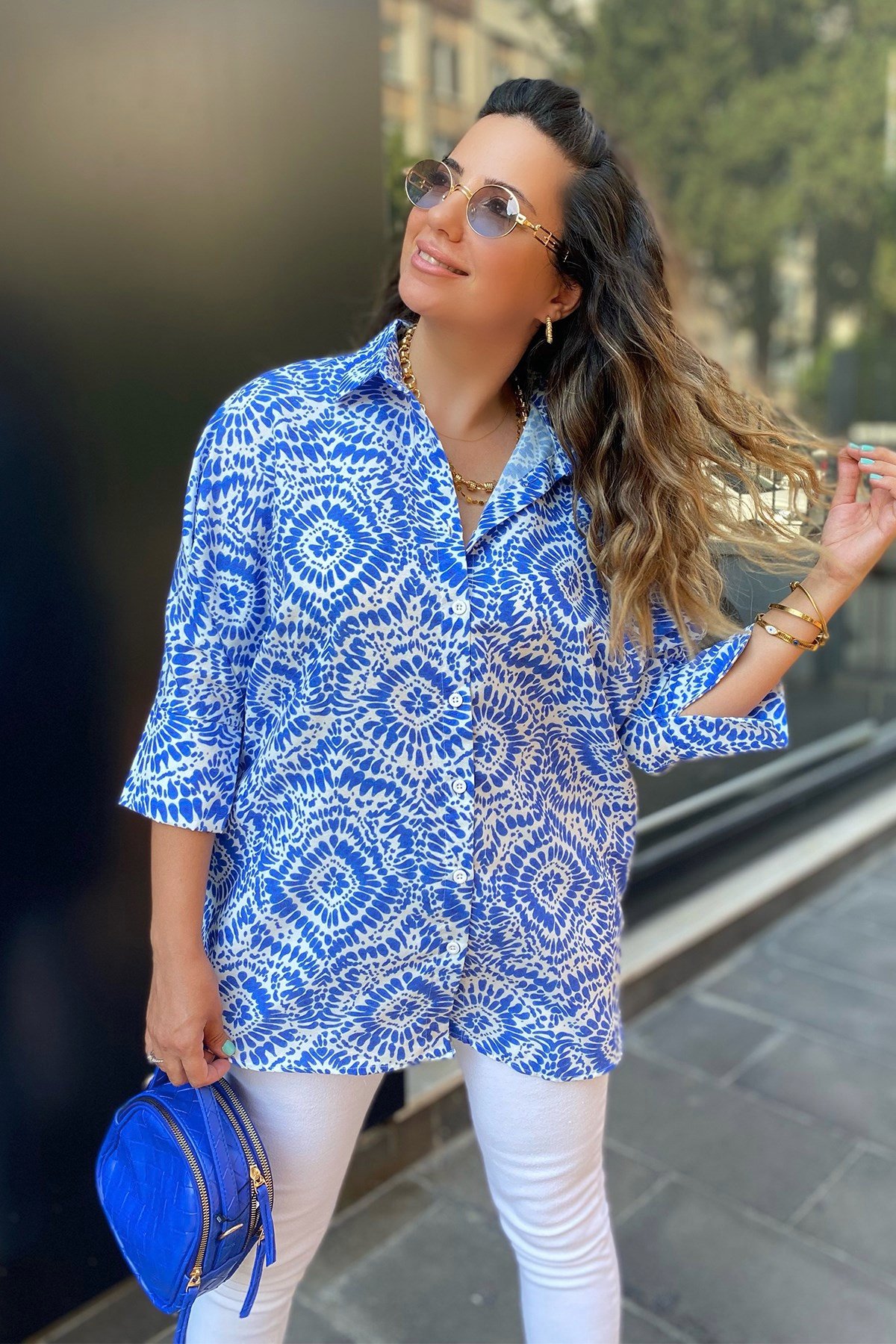 Beyaz Mavi Desenli Gömlek