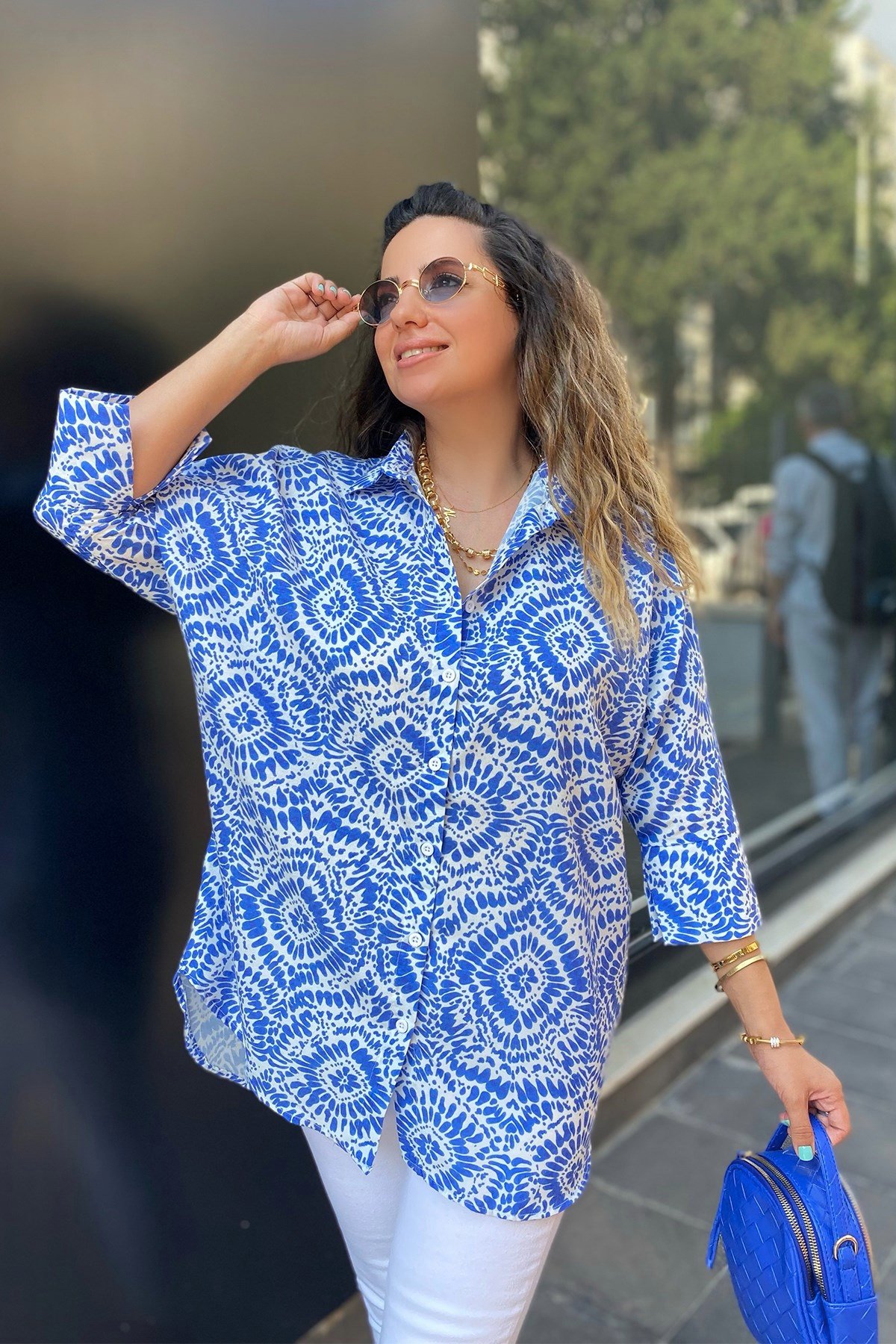 Beyaz Mavi Desenli Gömlek