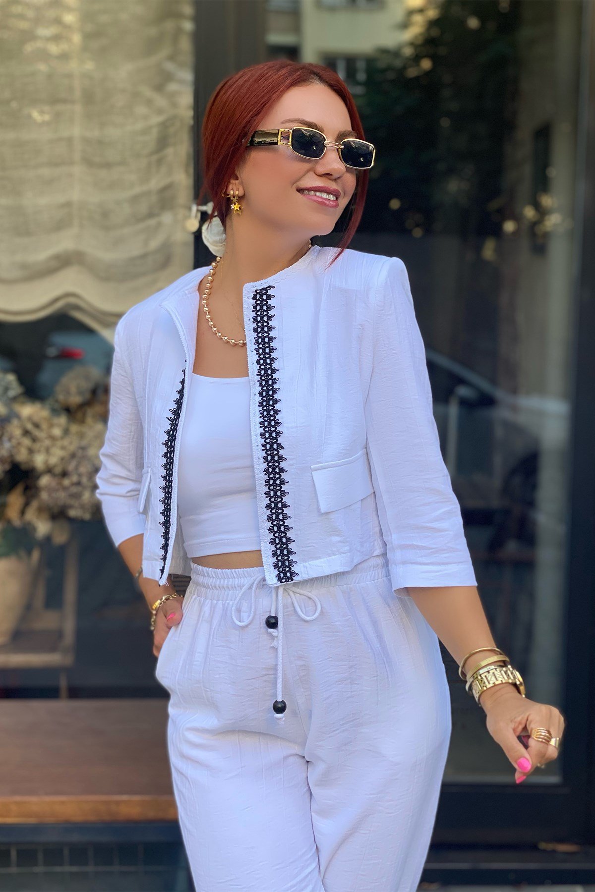 Beyaz Nakışlı Ceket Pantolon Takım