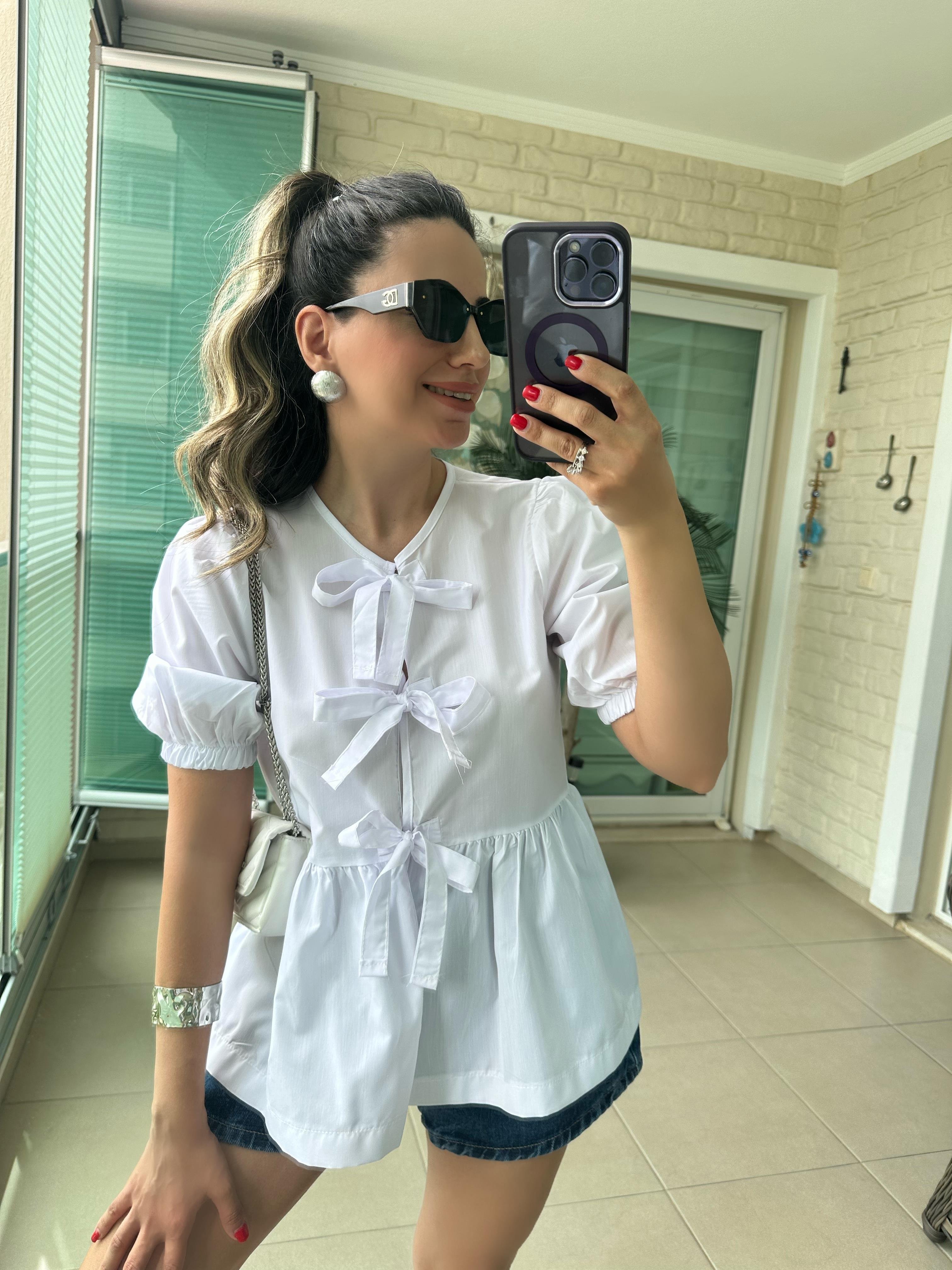 Beyaz Önü Bağcıklı Gömlek Bluz