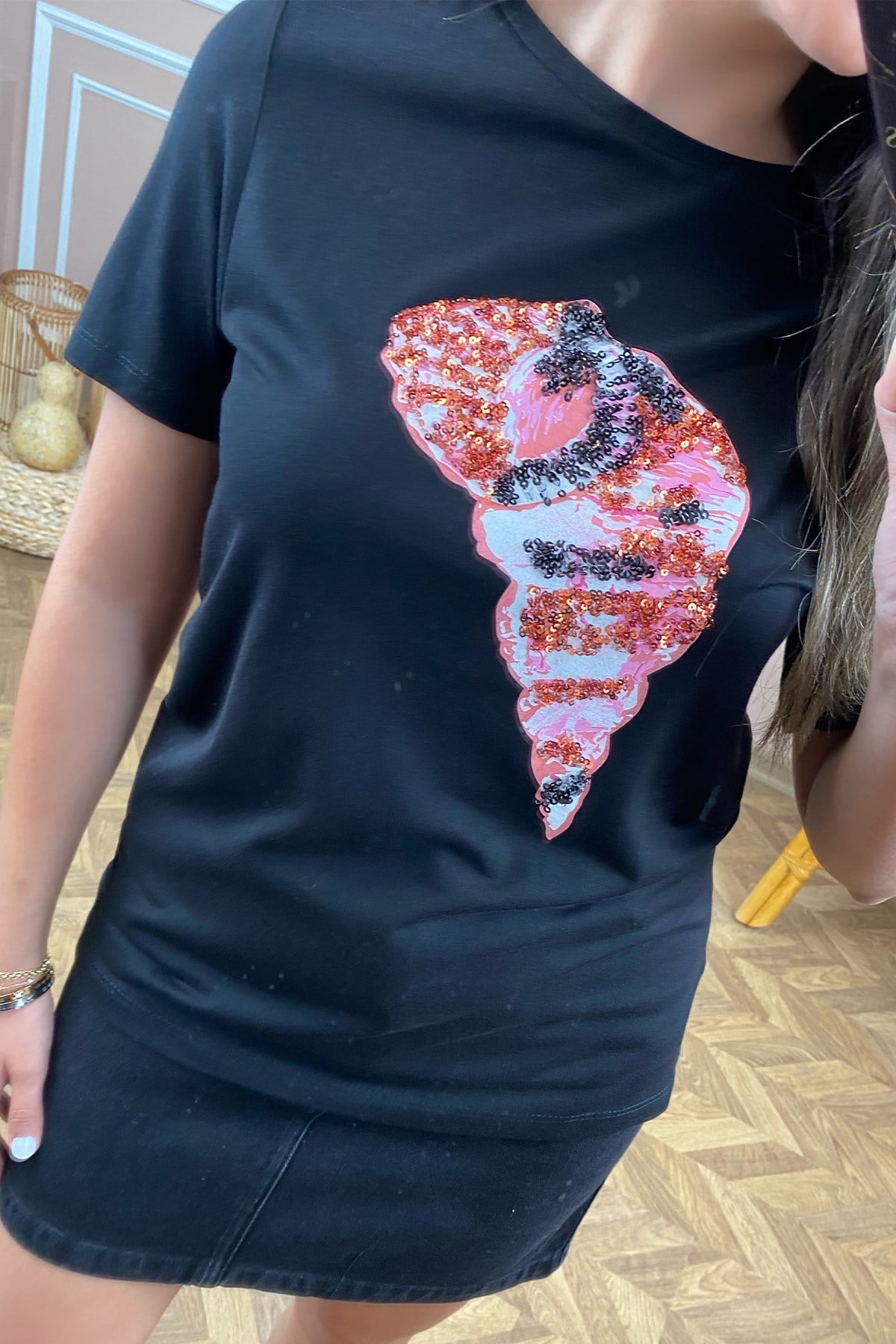 Beyaz Önü Payet Detay Tshirt