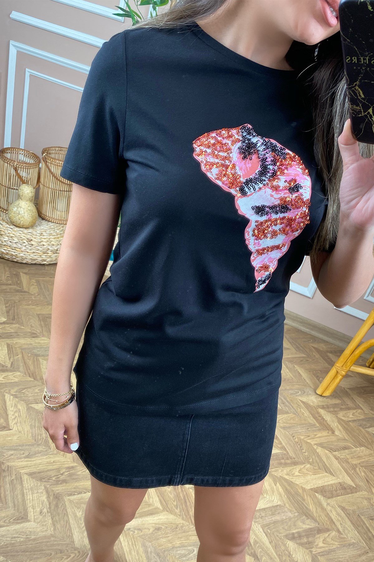 Beyaz Önü Payet Detay Tshirt