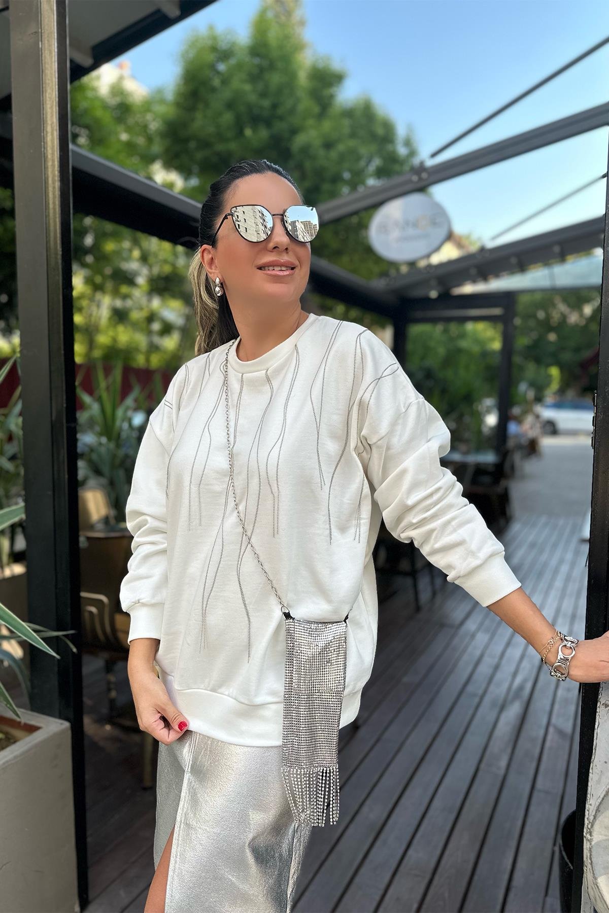 Beyaz Önü Zincirli Tasarım Sweatshirt
