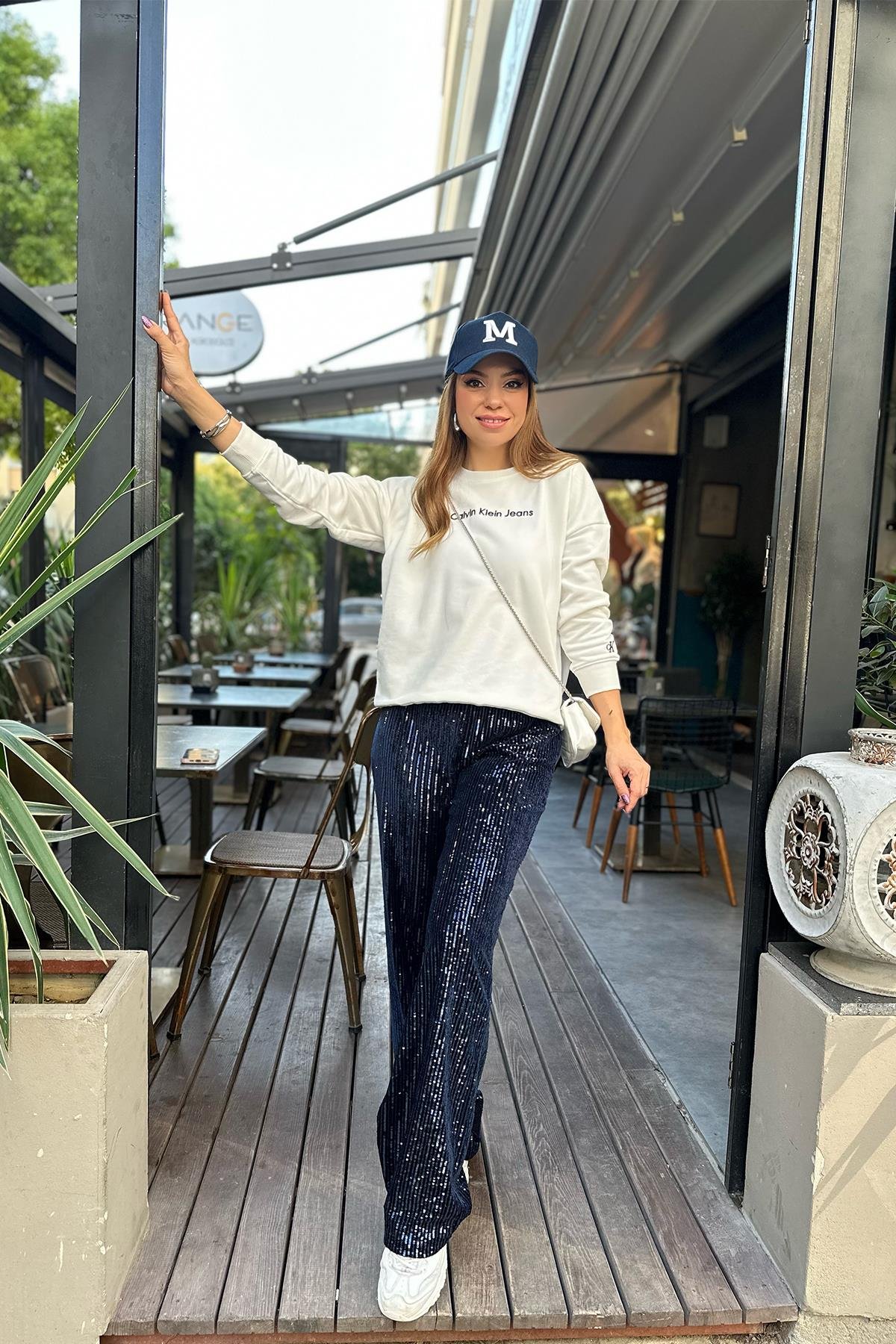 Beyaz Orjinal Marka Sweatshirt