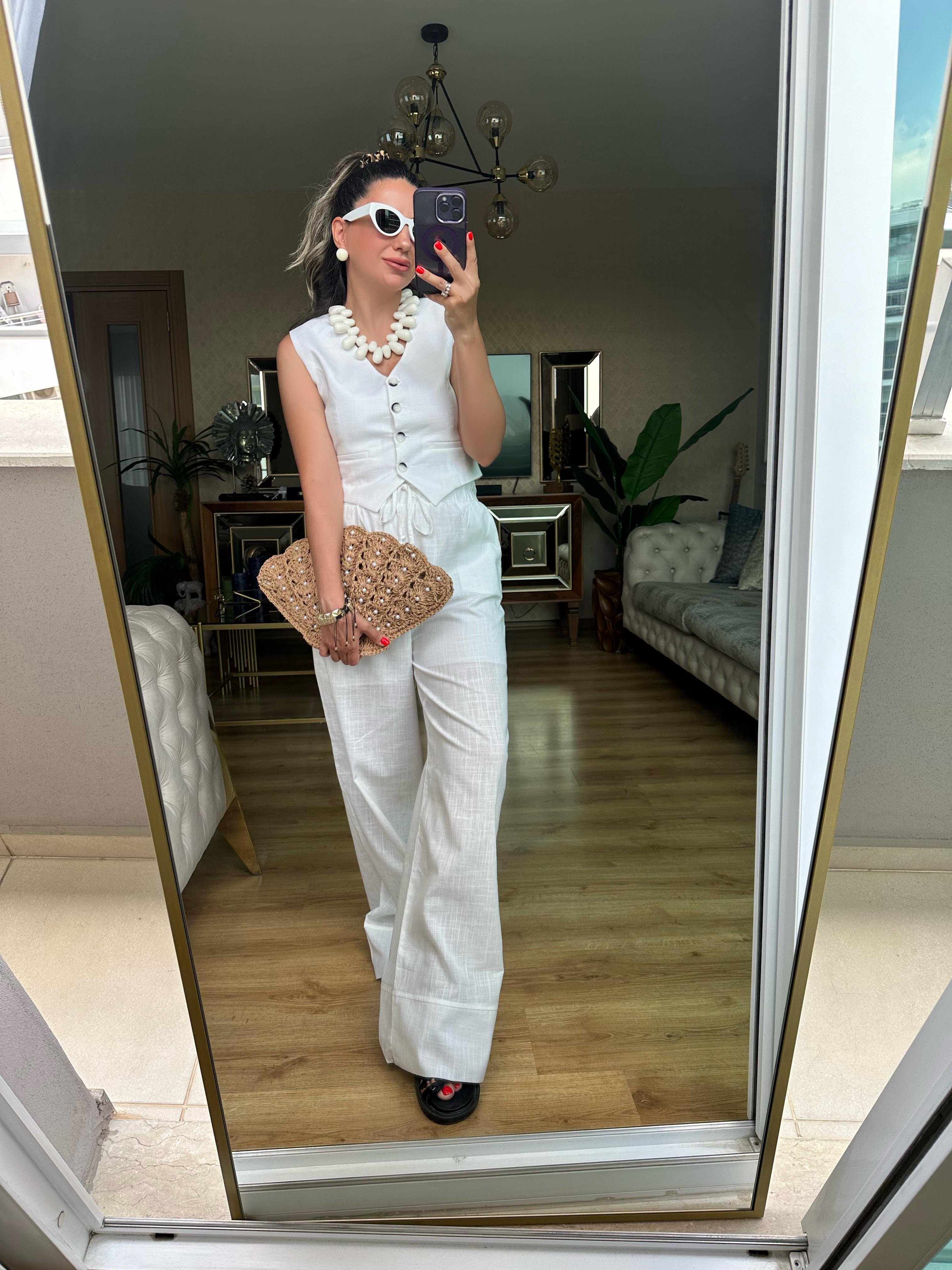 Beyaz Pantolon Yelek Takım