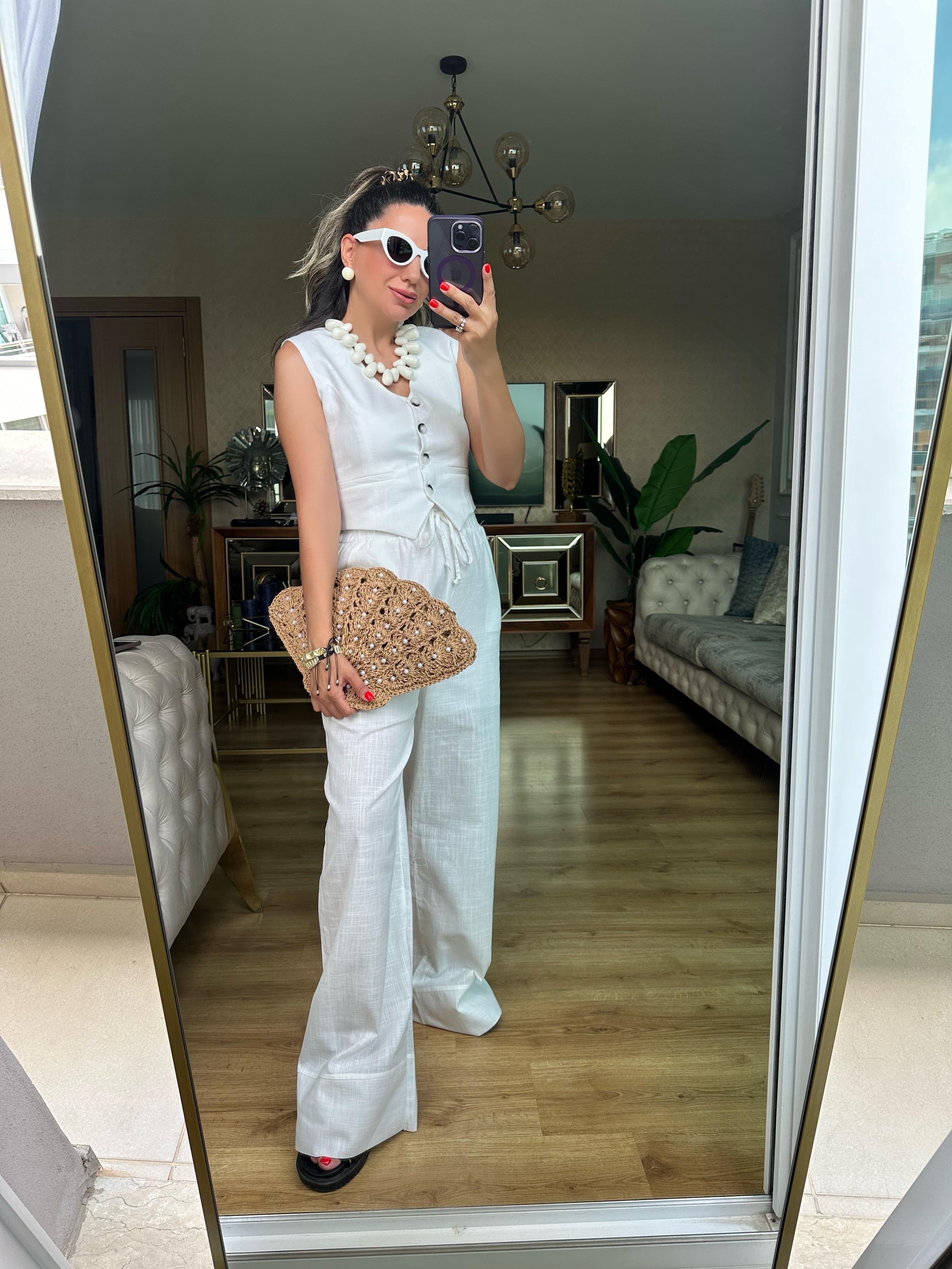 Beyaz Pantolon Yelek Takım