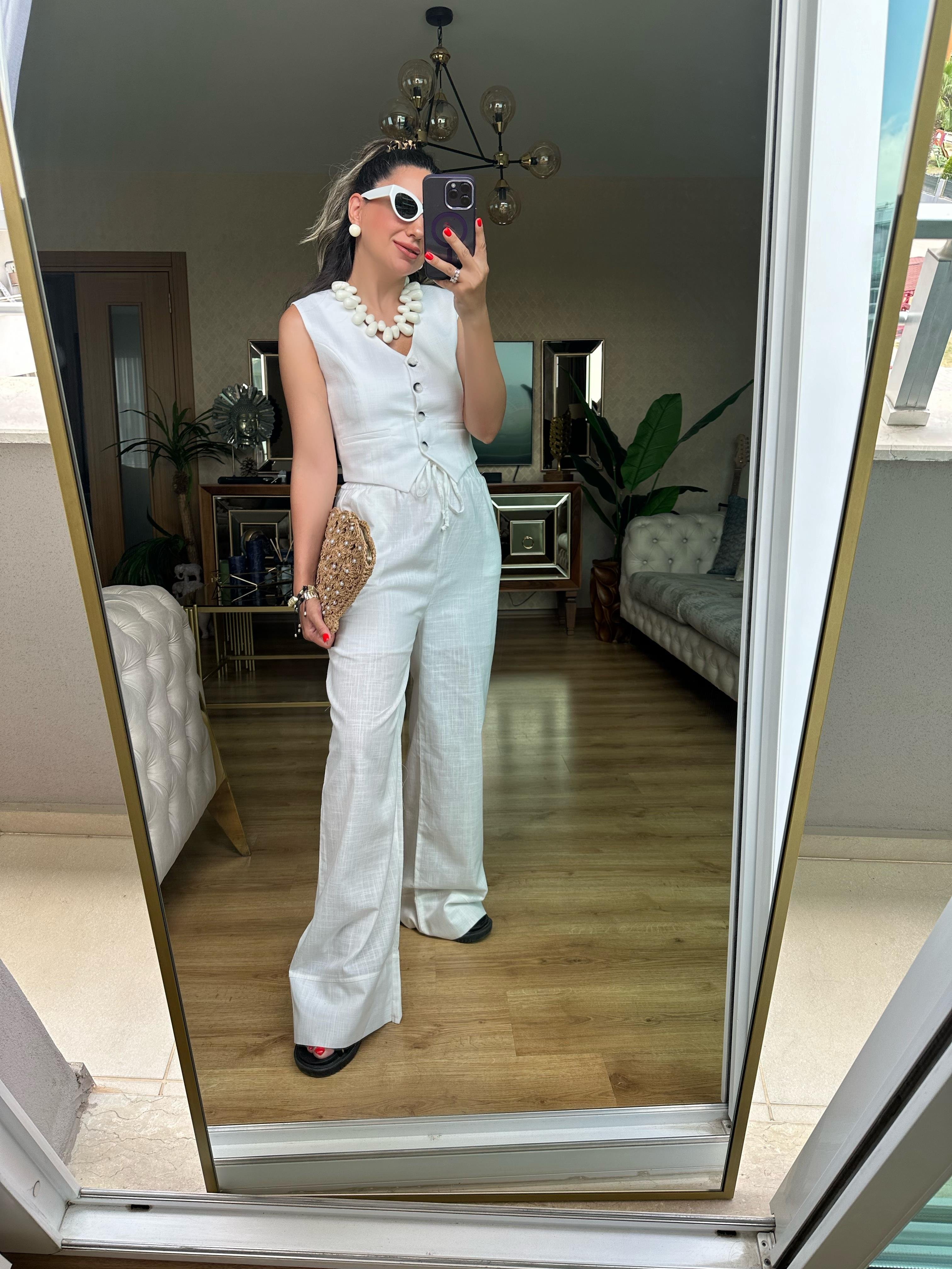 Beyaz Pantolon Yelek Takım