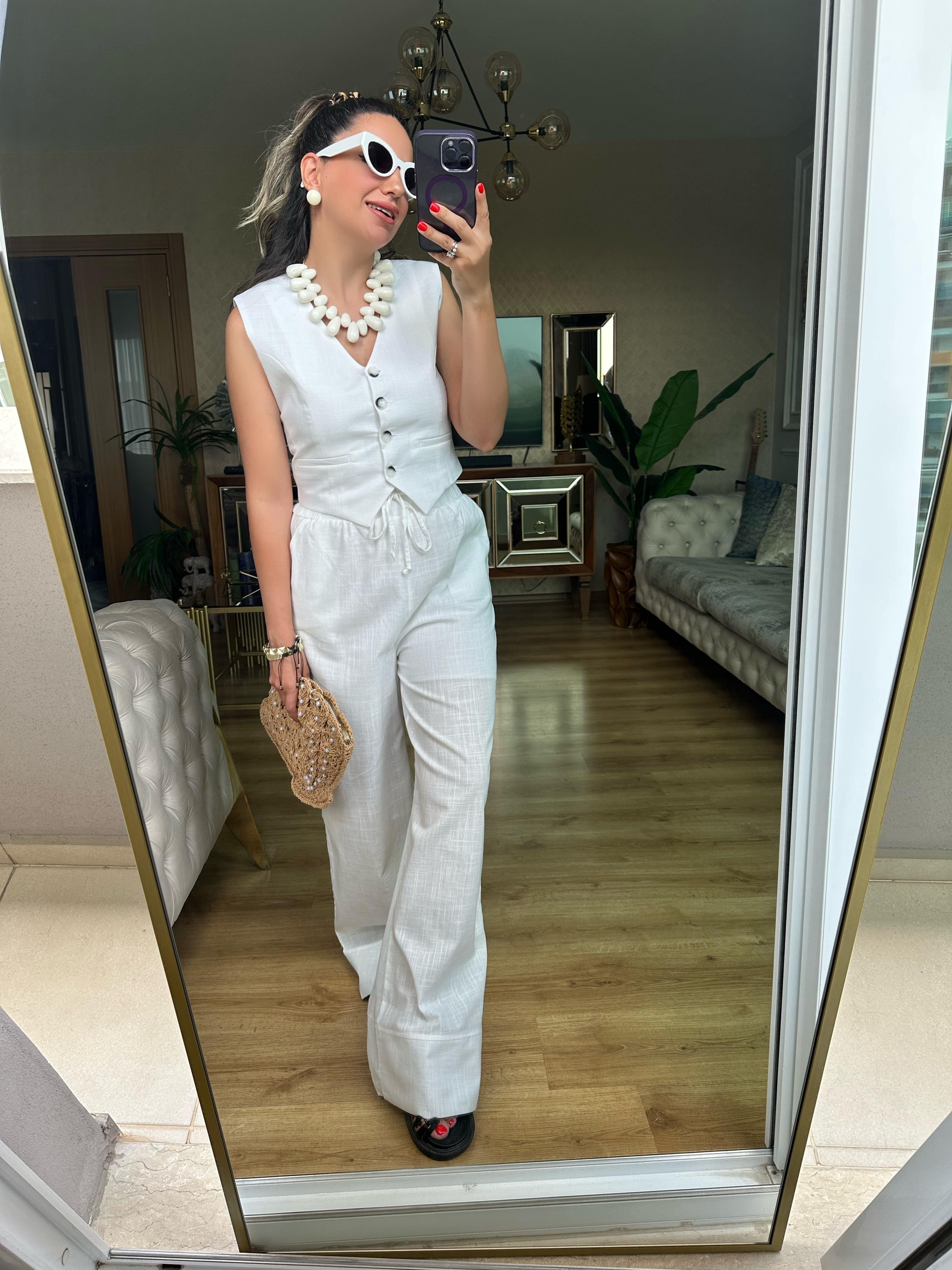 Beyaz Pantolon Yelek Takım