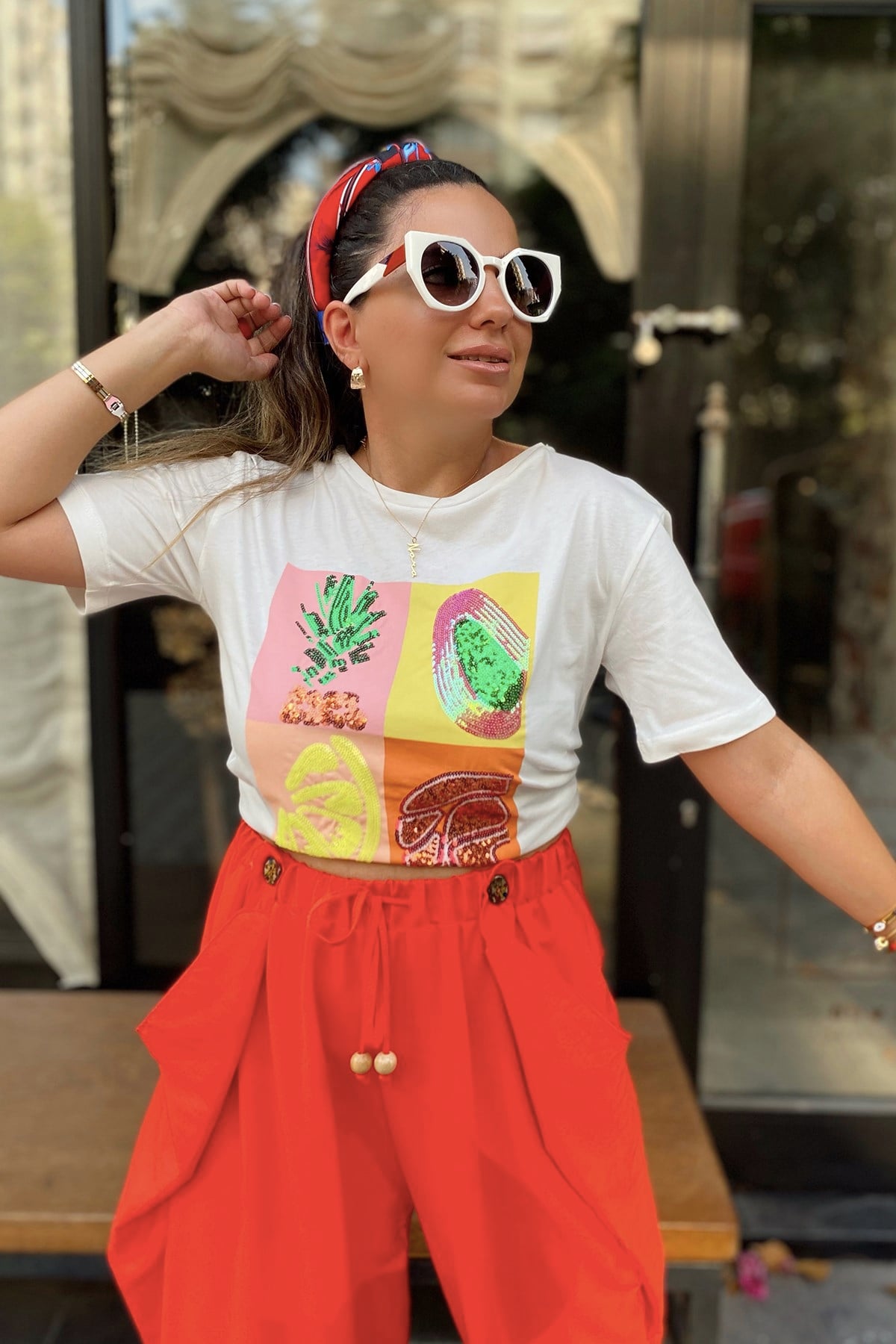 Beyaz Pul İşlemeli  Tshirt