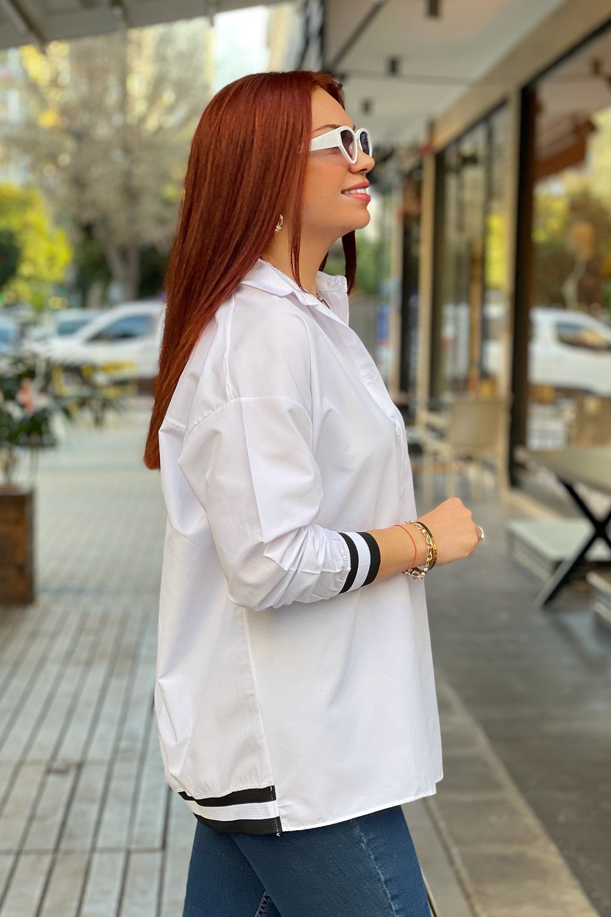 Beyaz Şerit Detaylı  Gömlek