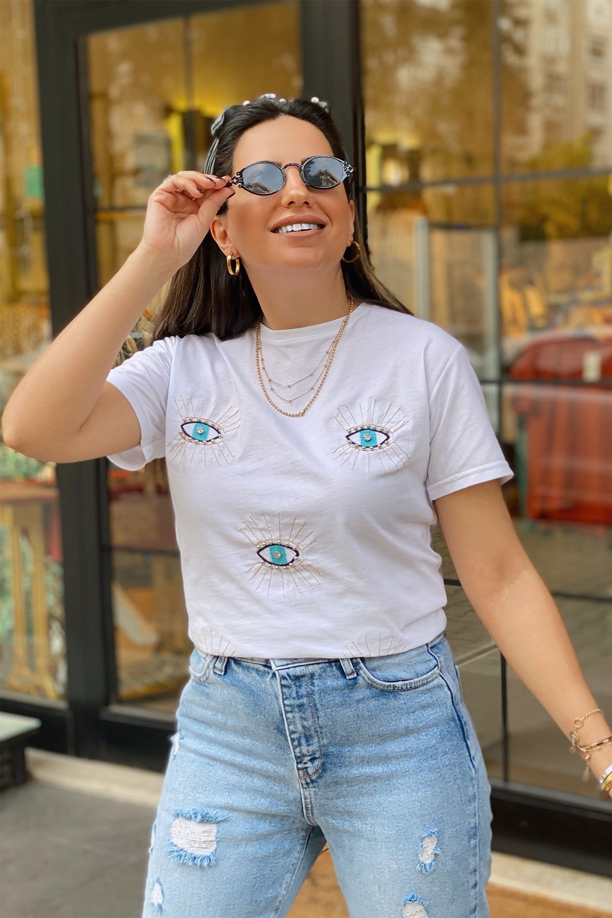 Beyaz Taş Detaylı Tshirt