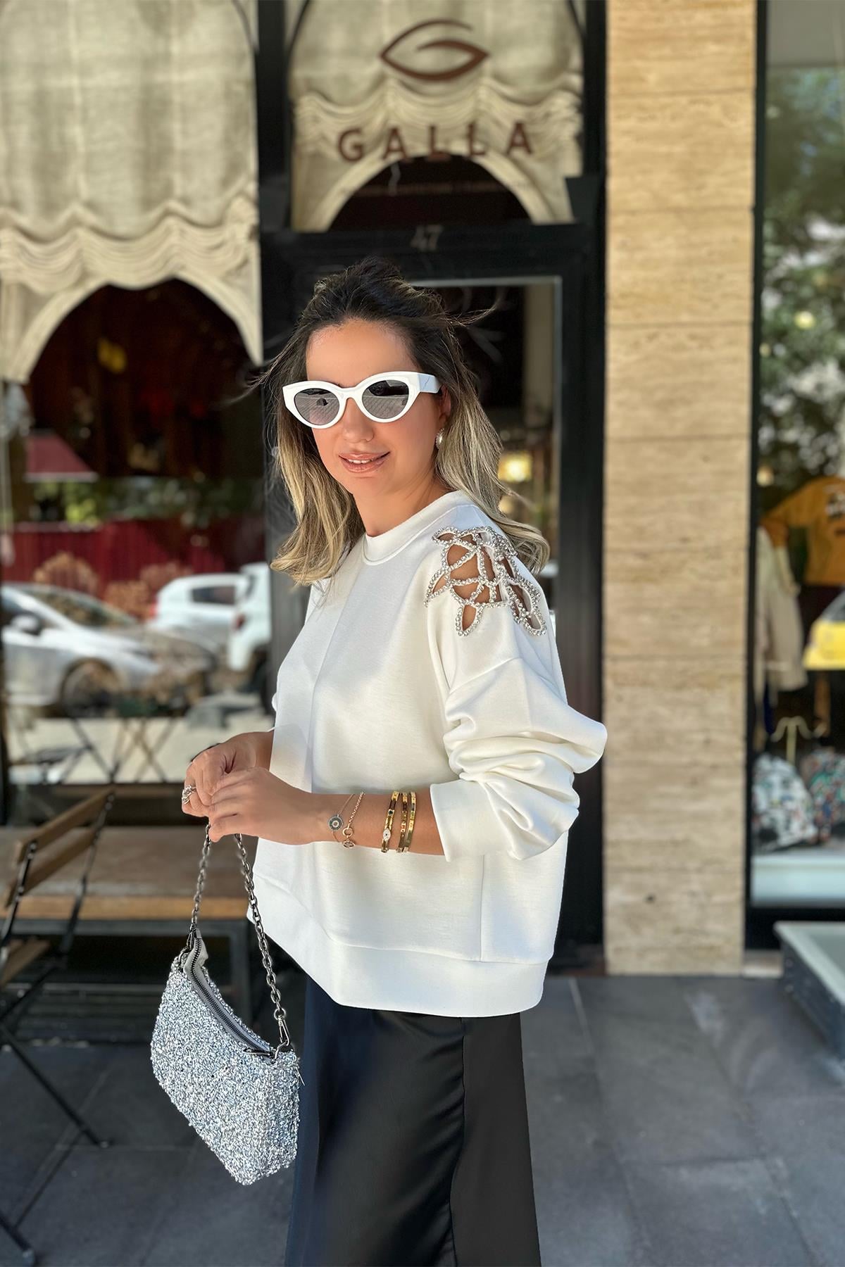 Beyaz Taş İşlemeli Sweatshirt