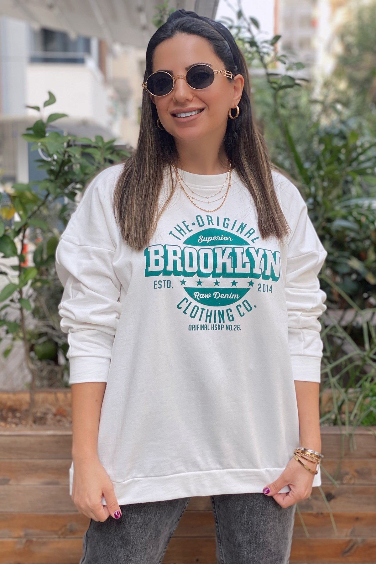 Beyaz Yeşil Baskılı Sweatshirt
