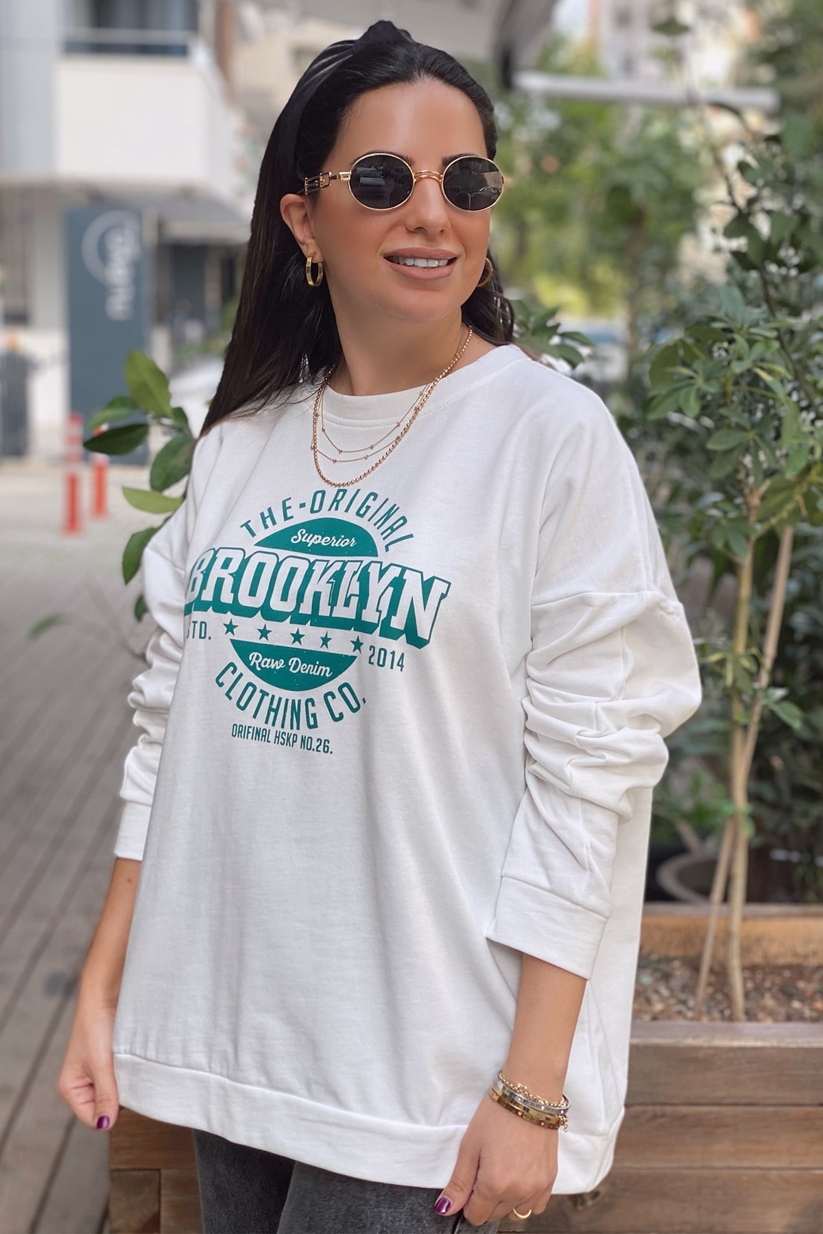 Beyaz Yeşil Baskılı Sweatshirt