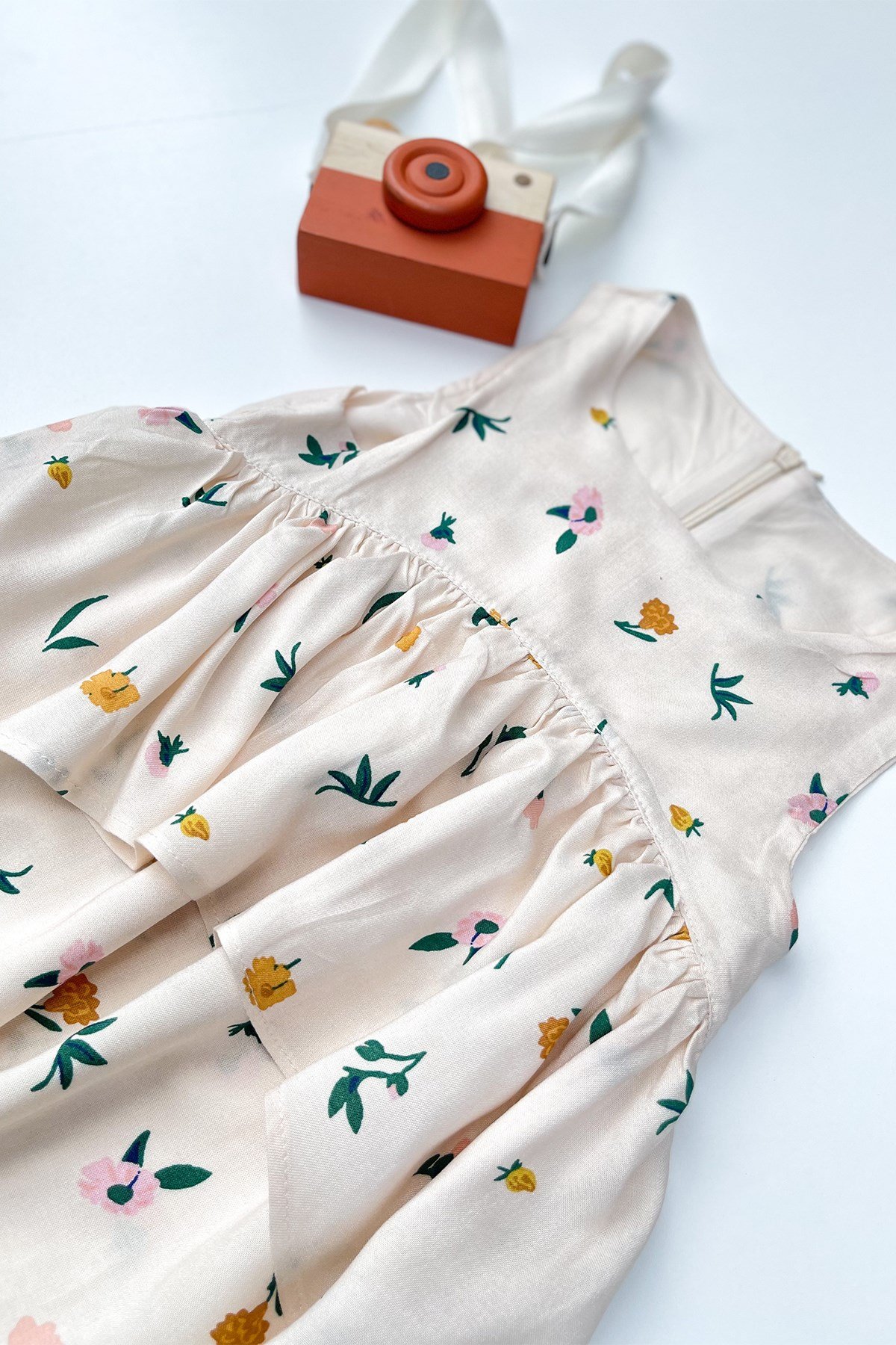 Çiçek Askılı  Elbise