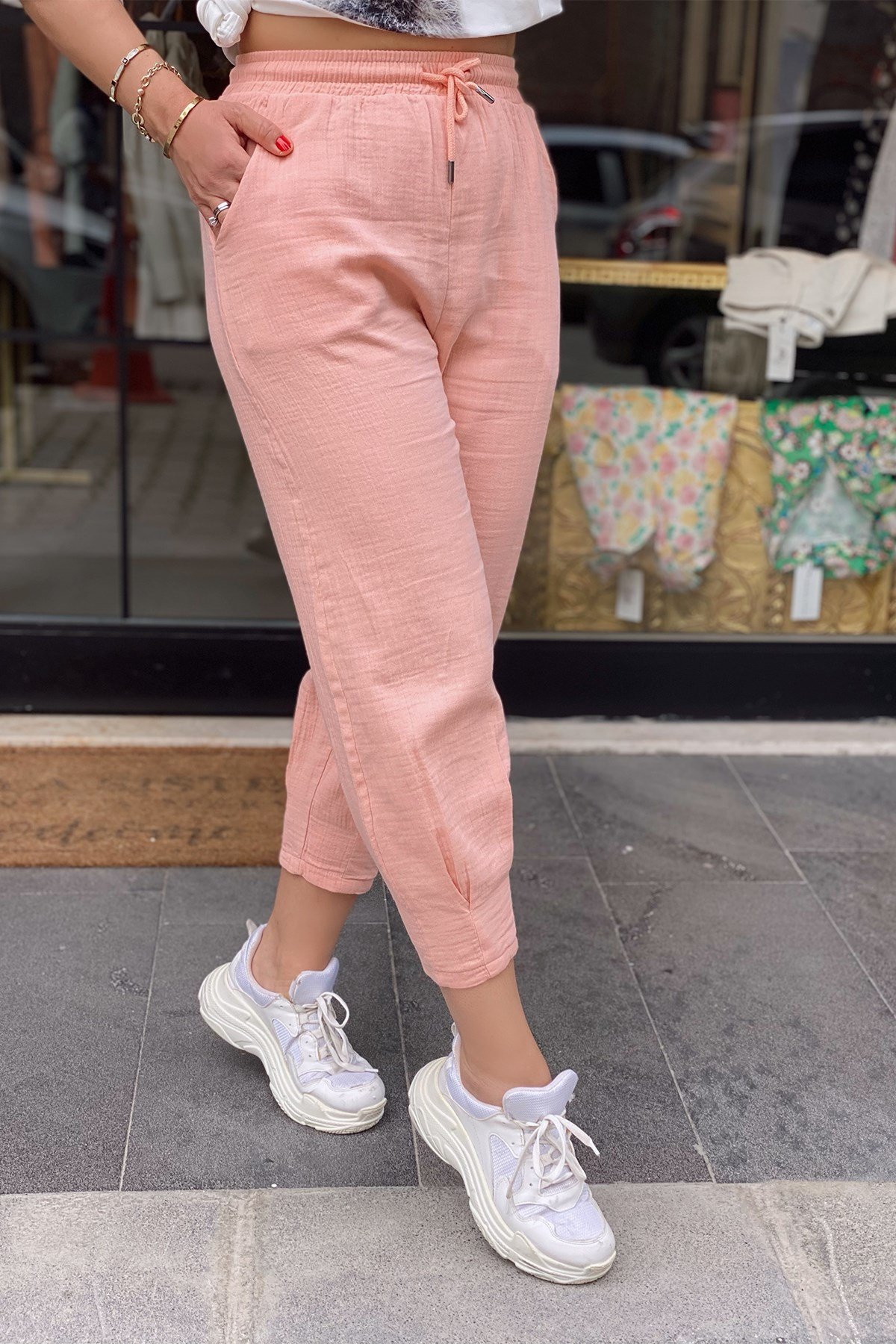 Çiçek Desenli Astarlı Elbise