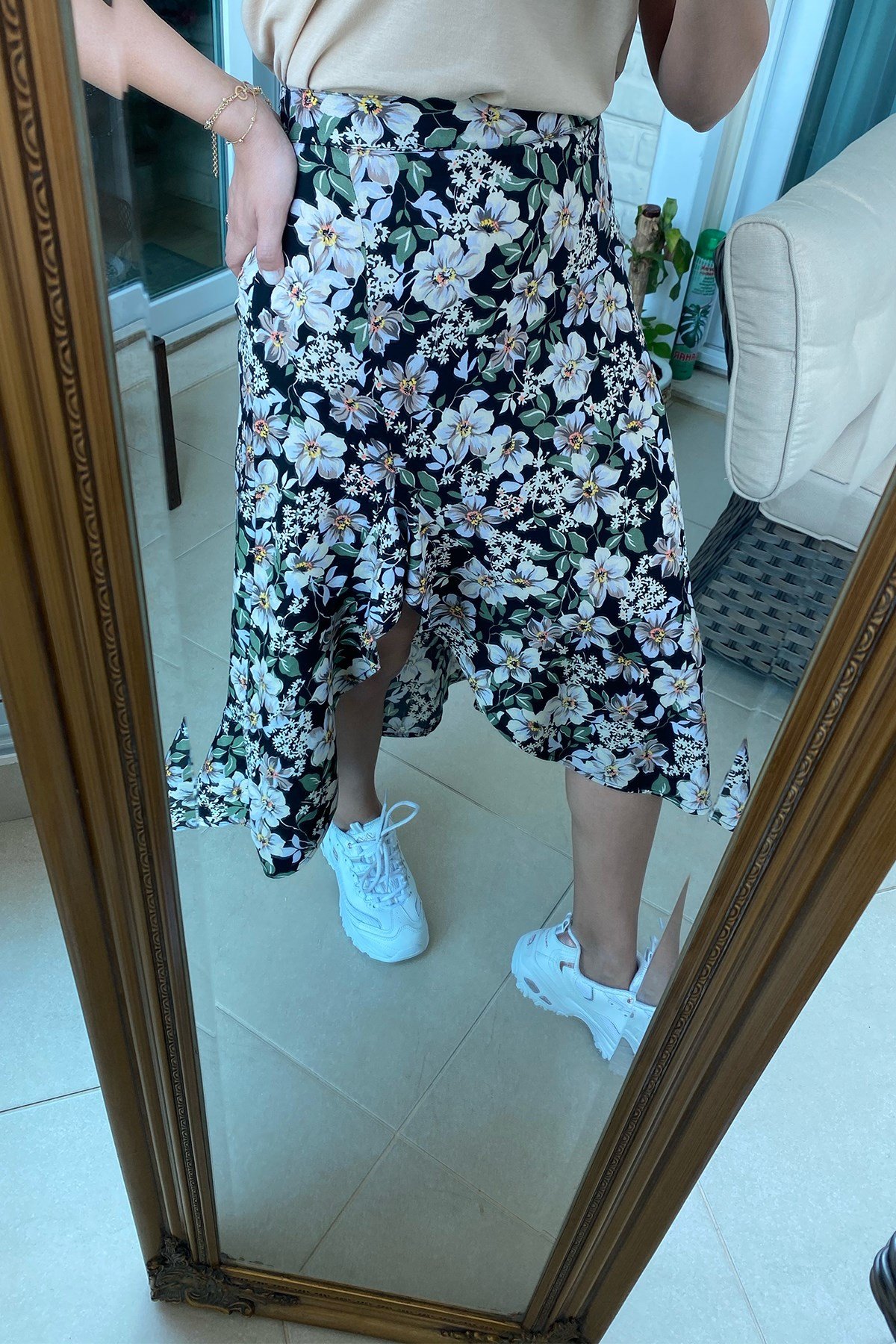 Çiçek Desenli Ön Yırtmaçlı Etek