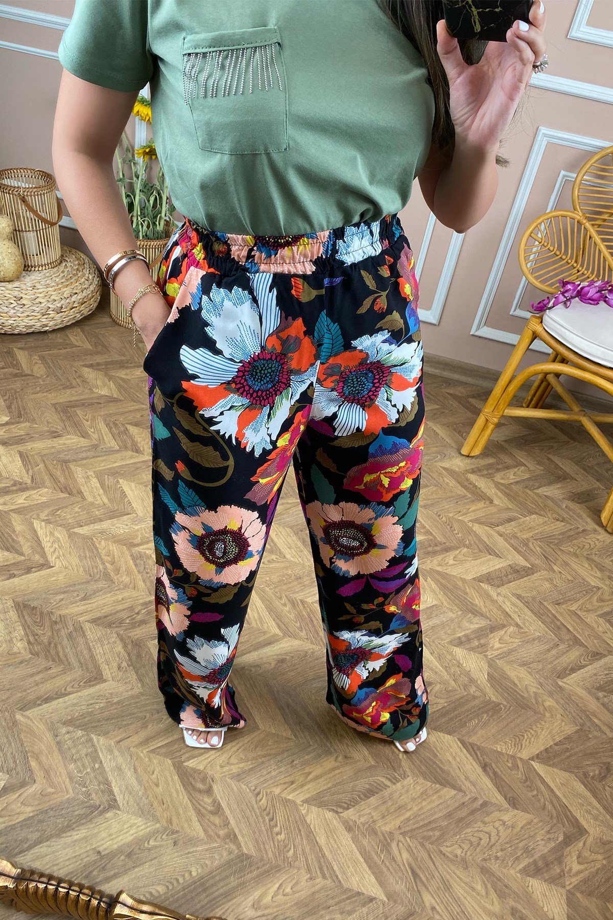 Çiçek Desenli Salaş Bol Pantolon