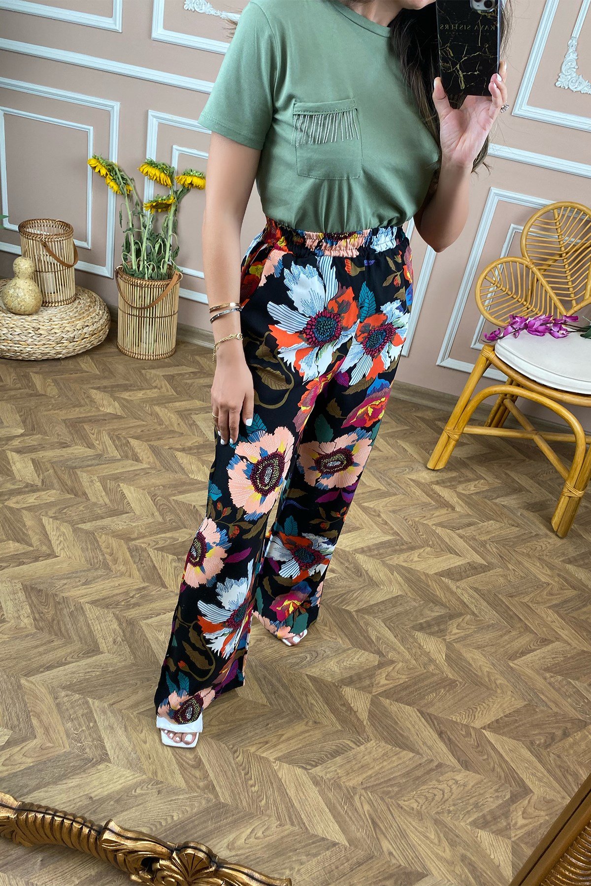 Çiçek Desenli Salaş Bol Pantolon