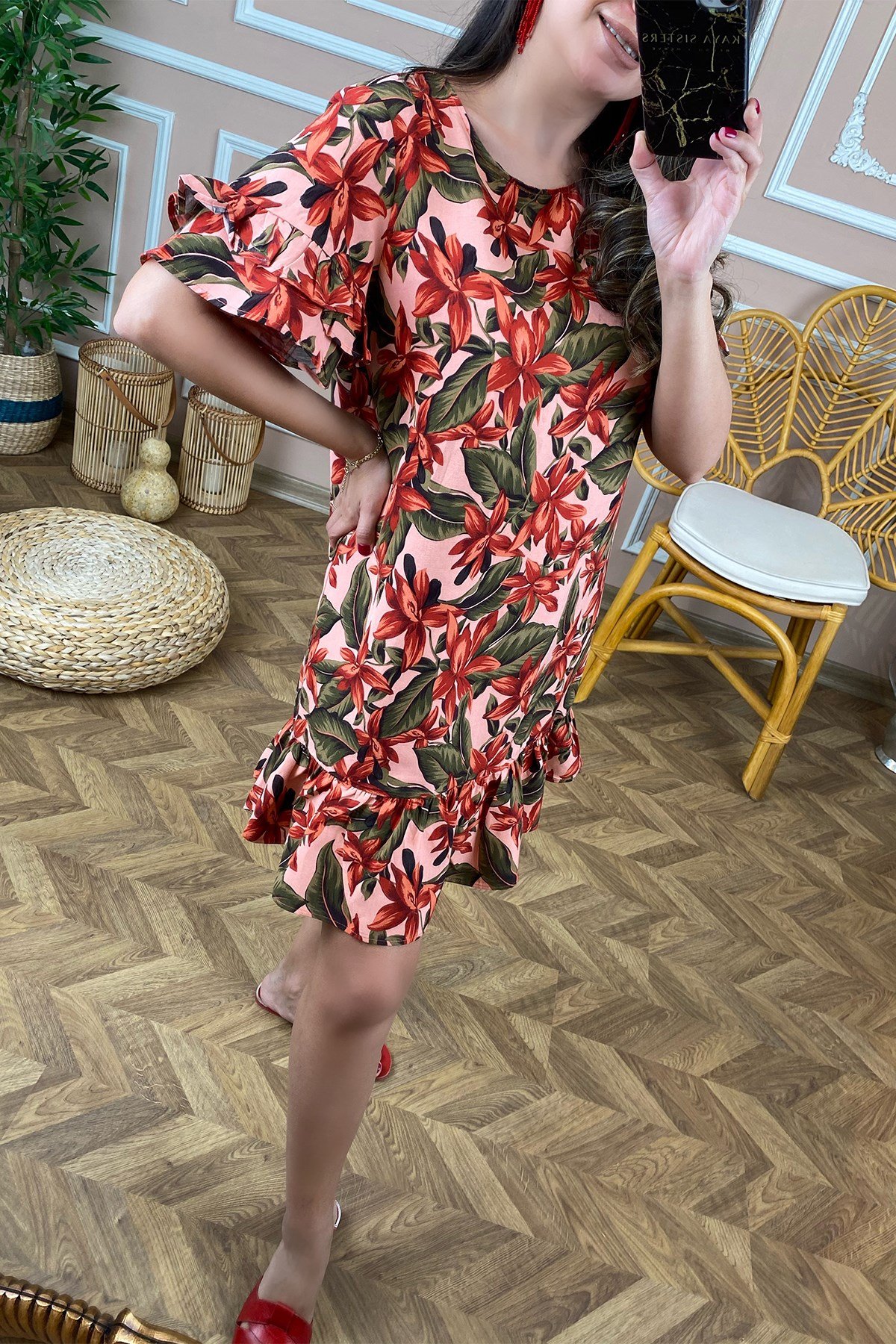 Çiçek Desenli Volanlı Elbise