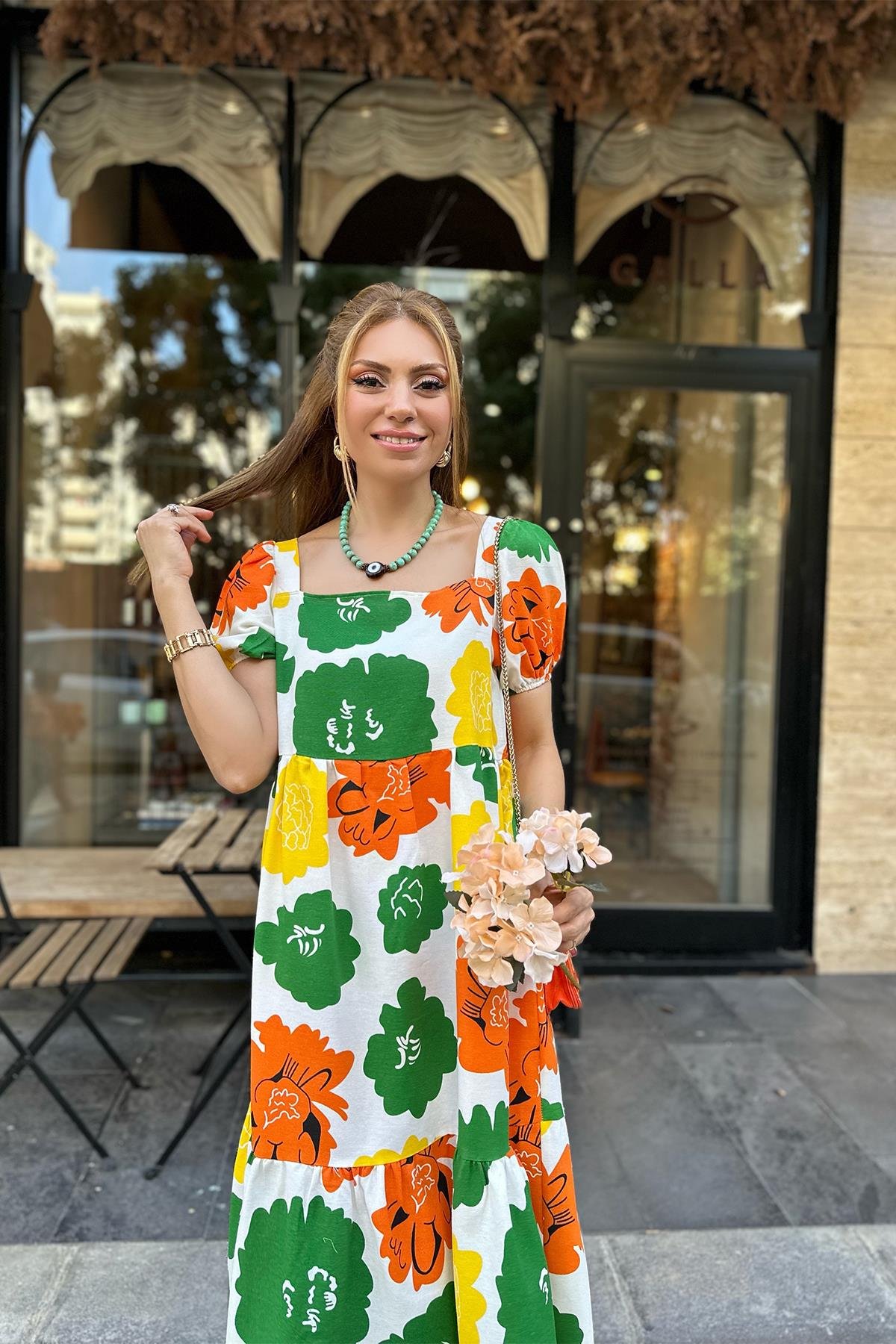 Çiçek Desenli Yarım Kol Elbise