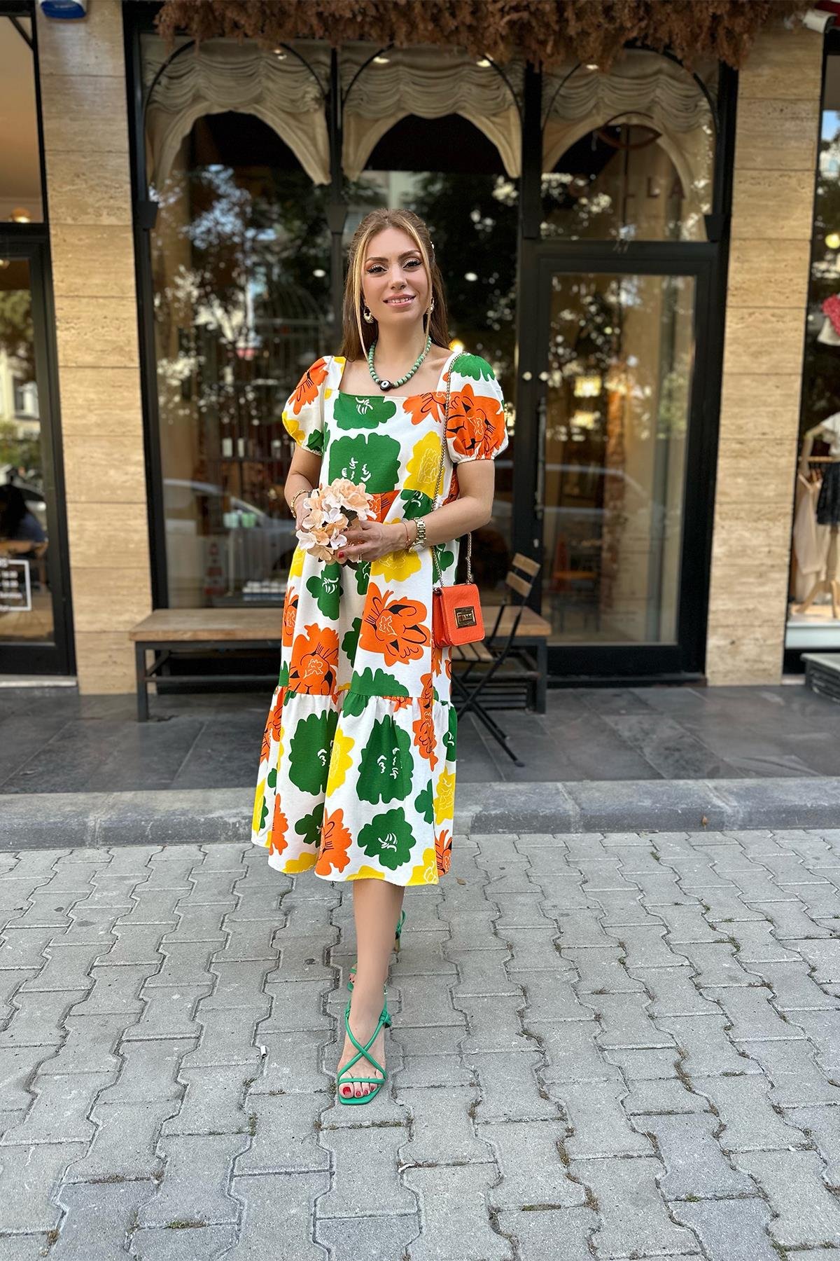 Çiçek Desenli Yarım Kol Elbise